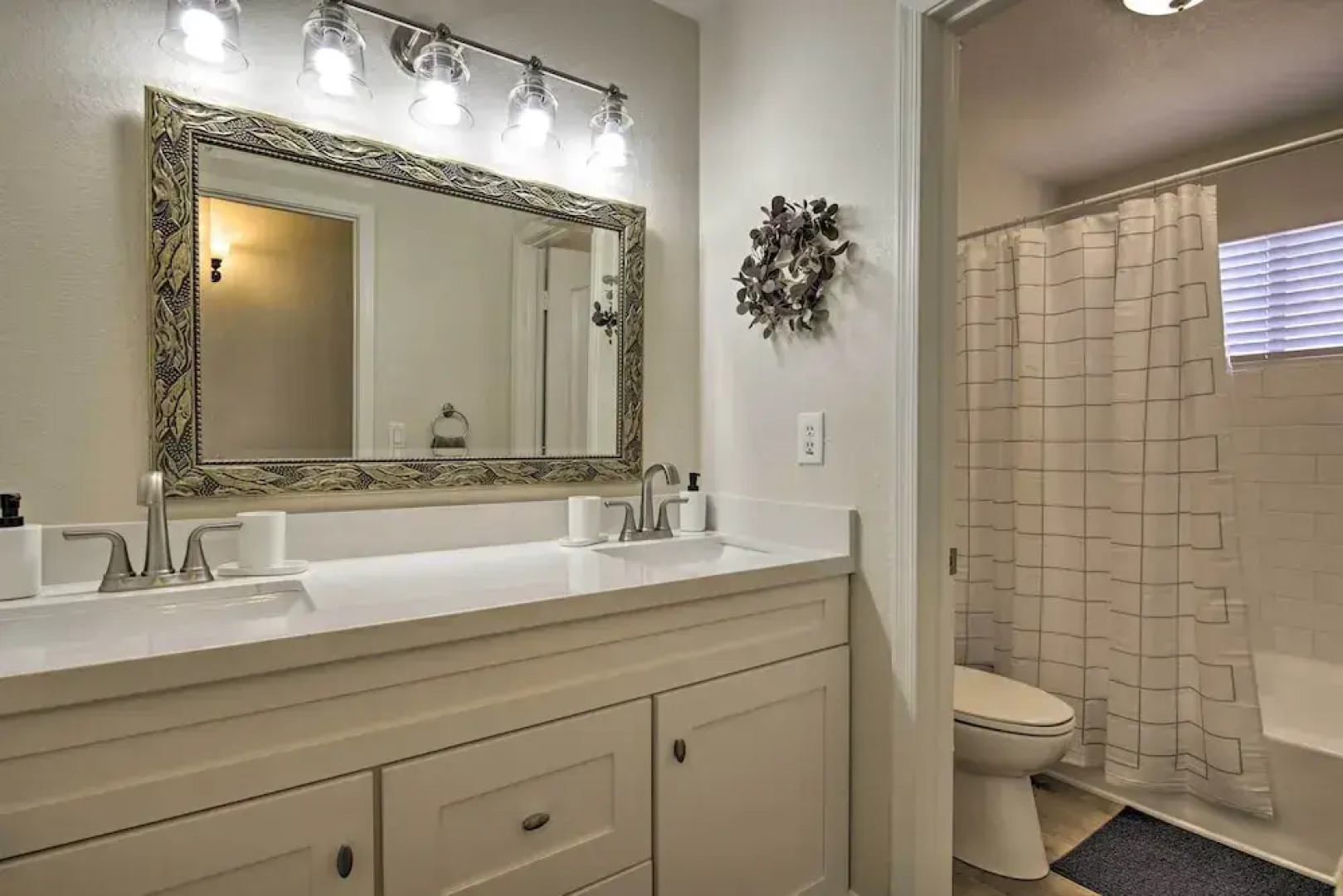 Gilbert Group Getaway: 3 Mi to Dtwn