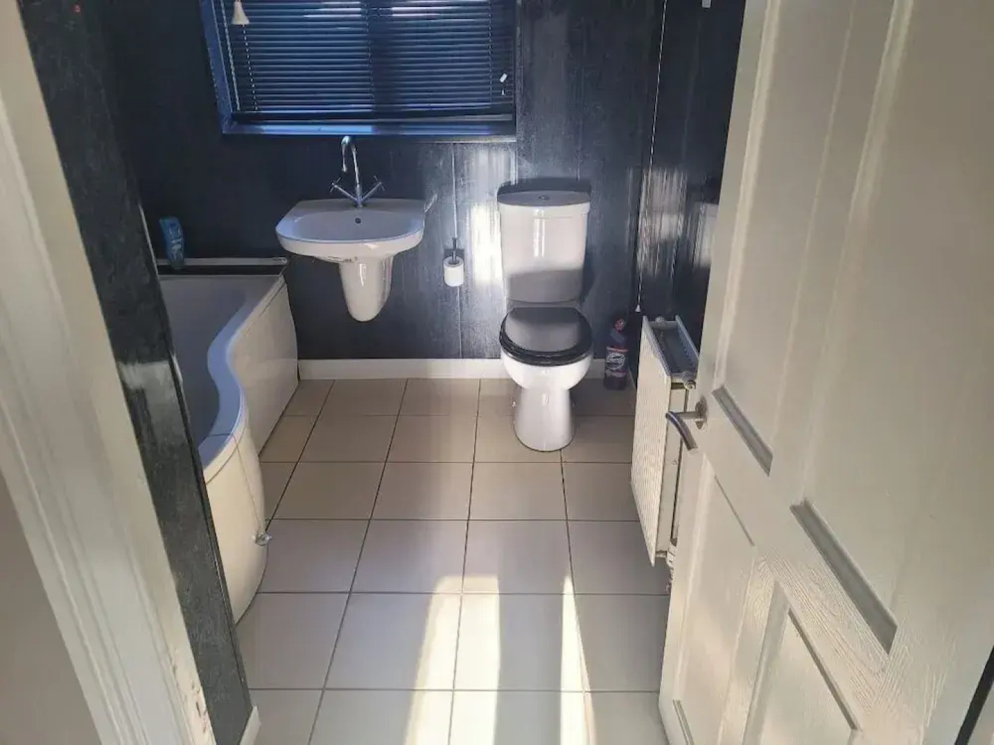 Cozy Coastal Retreat in Colwyn bay Sleeps 8