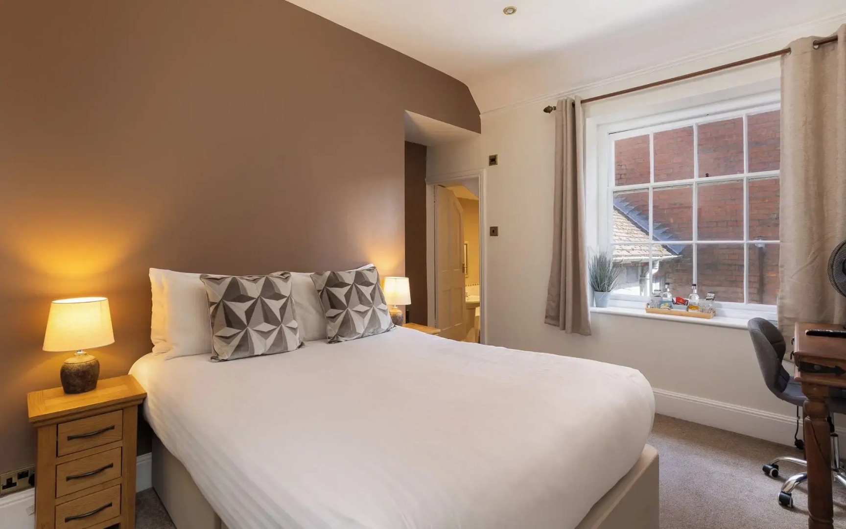 Hewitt's Restaurant & Rooms