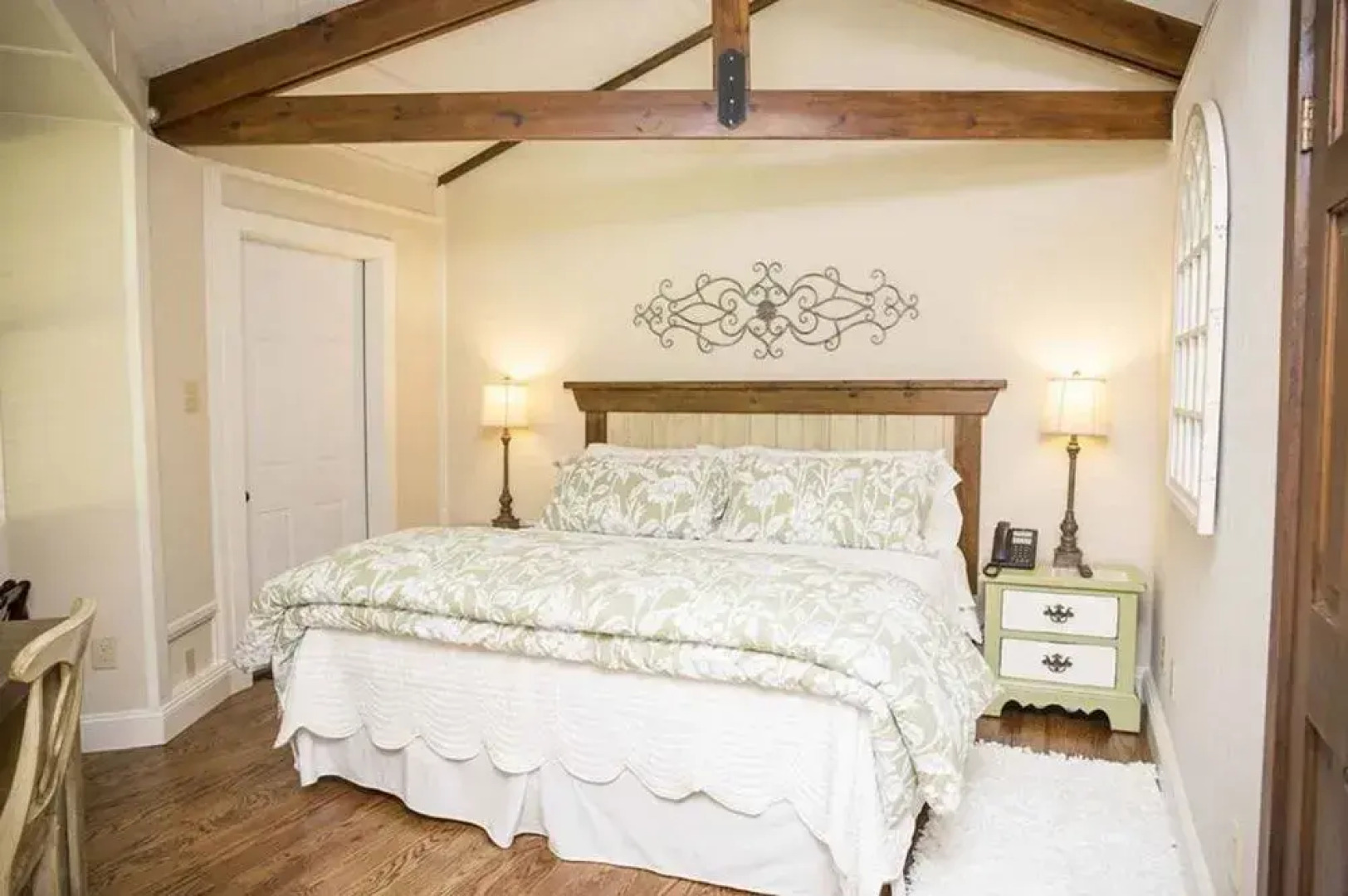 Woodlands Inn Of Sapphire Bed & Breakfast