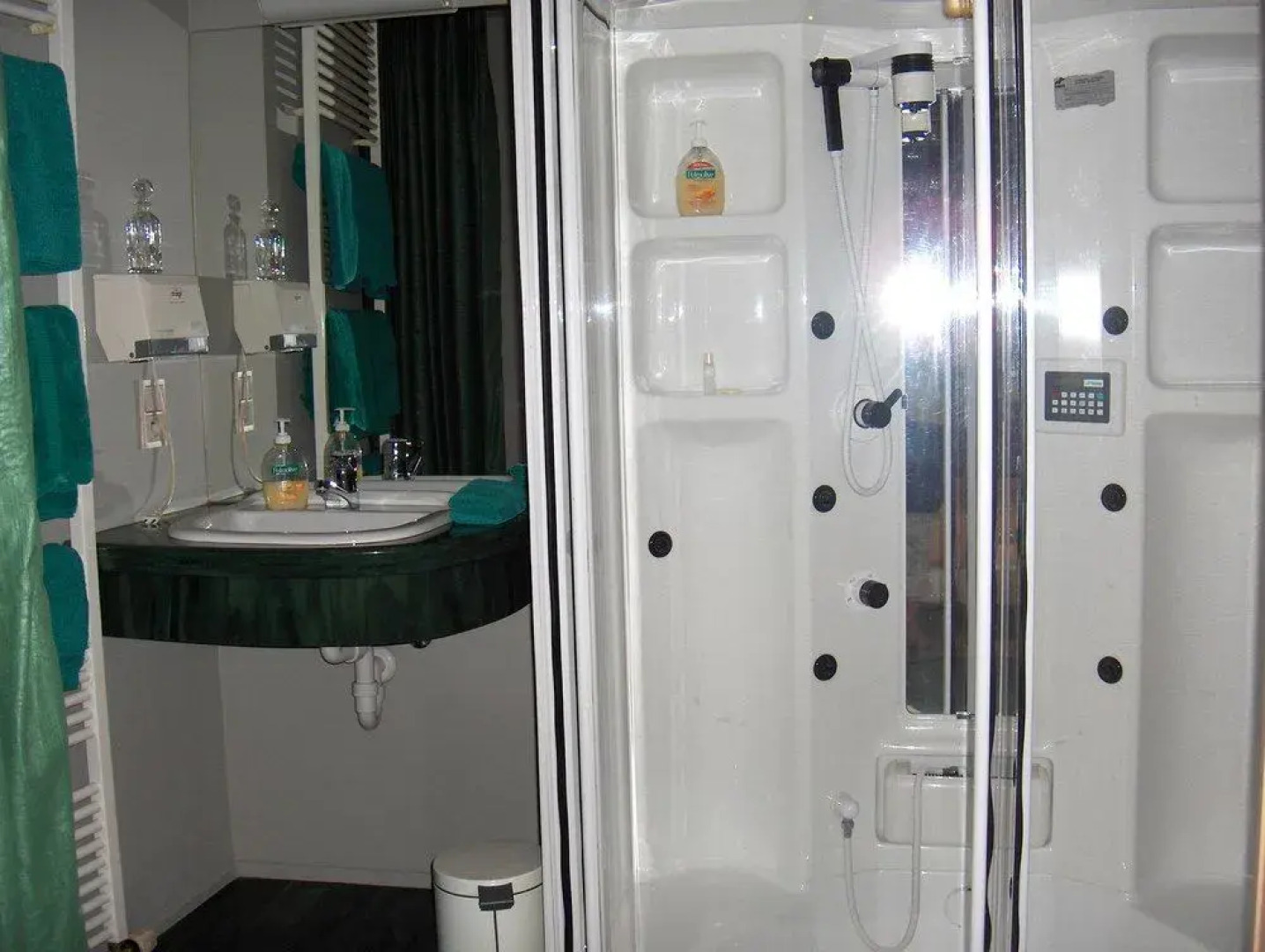 Hotel Duivels Paterke Harelbeeksestraat 29, 8500 Kortrijk