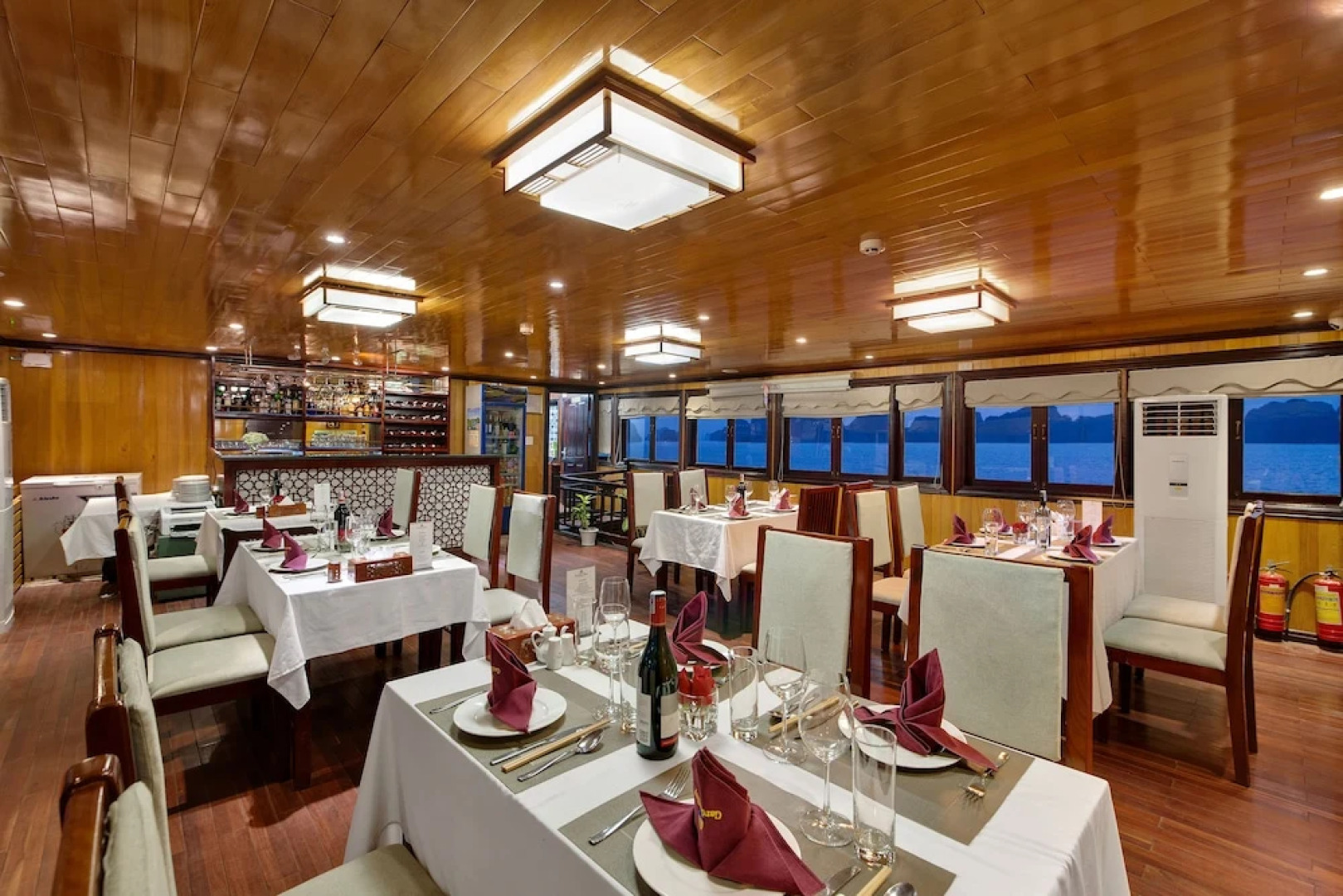 Garden Bay Luxury Cruise