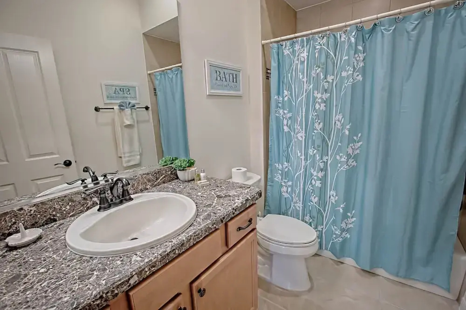 Yuma Place Home 3 Bedroom by The VIR Group