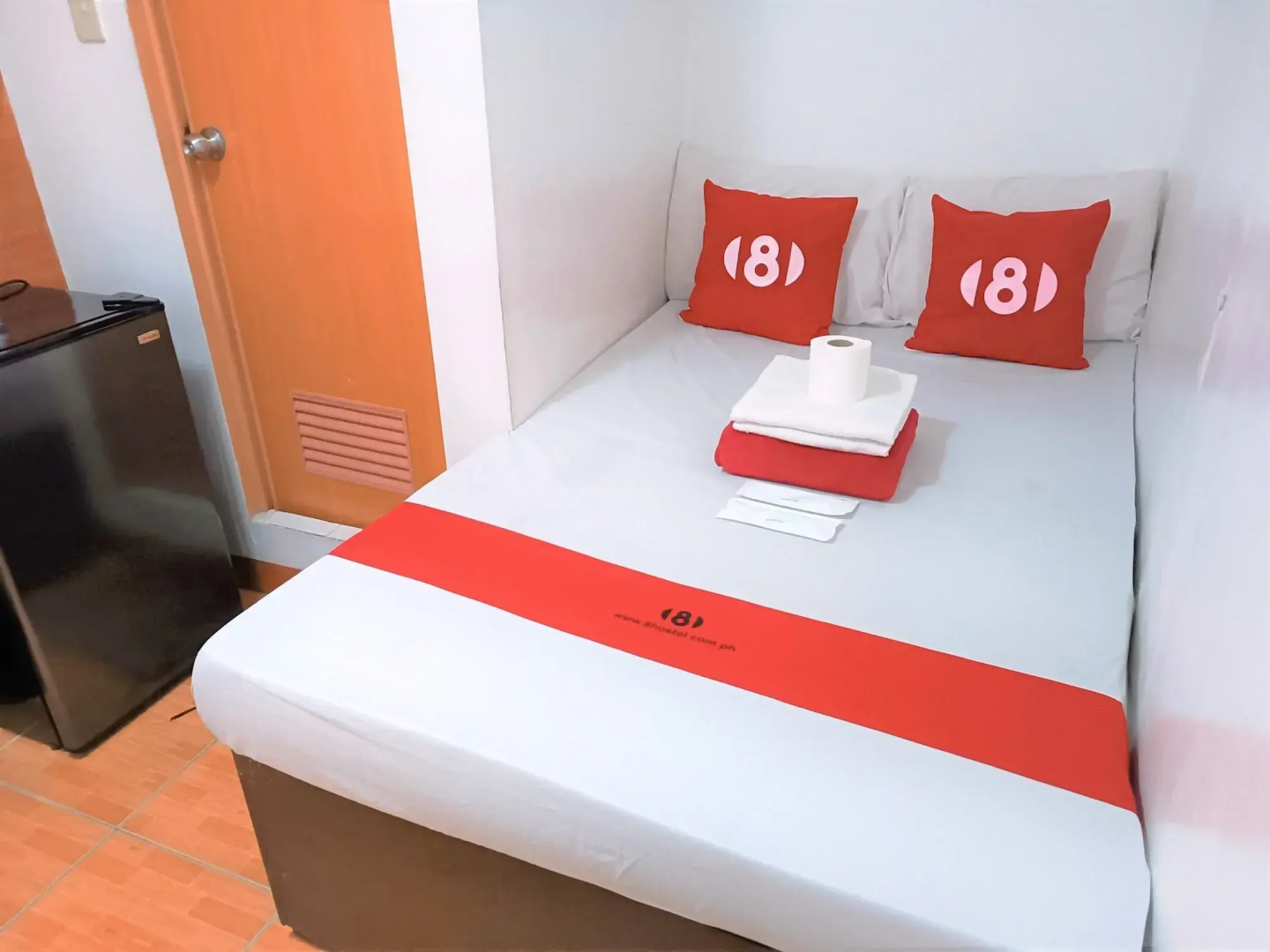 8Hostel