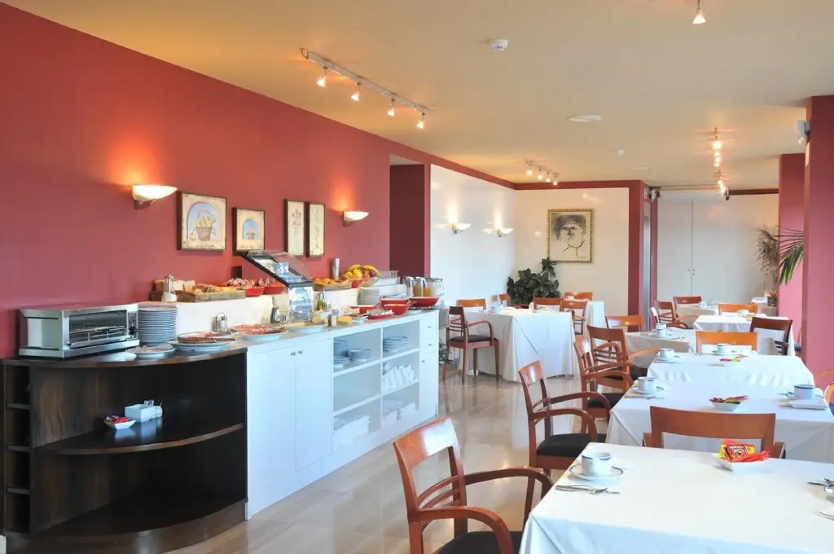 Maroa Hotel