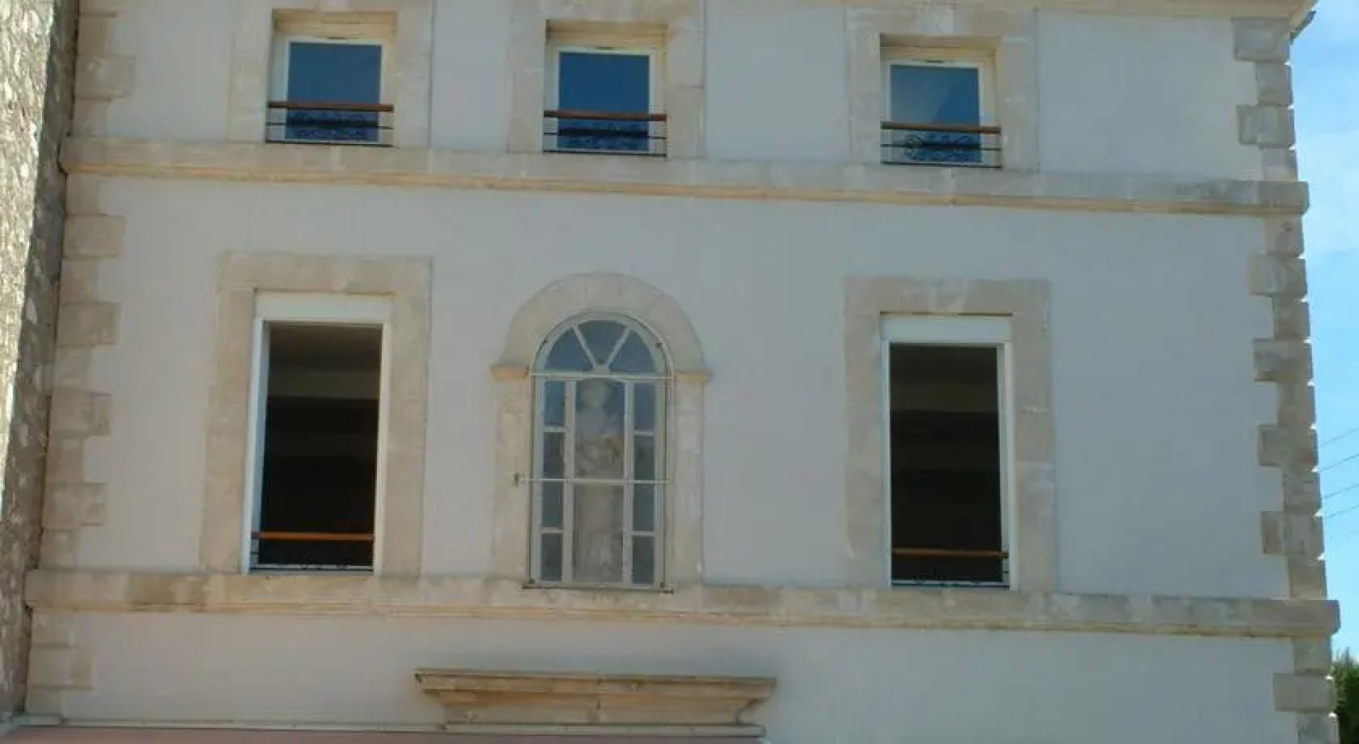 Real South Apartments