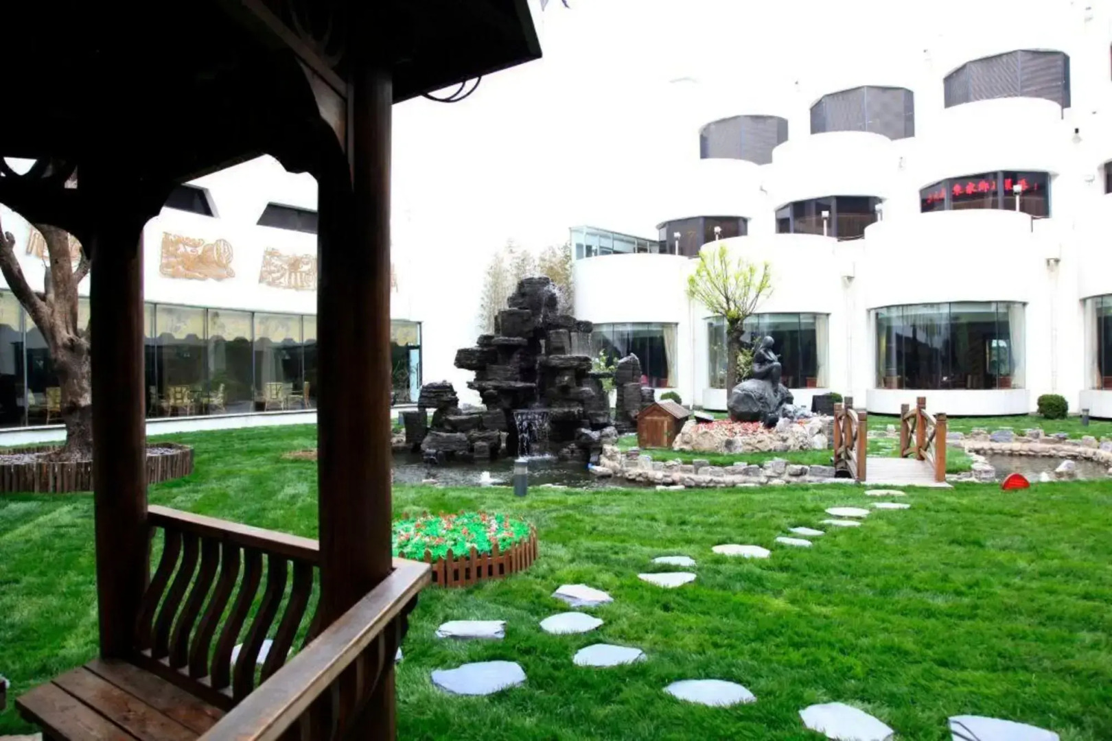 Beijing International Hotel