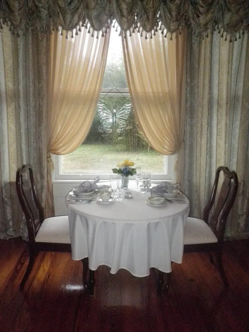 Butterfly Mansion Bed & Breakfast - No Pets Allowed