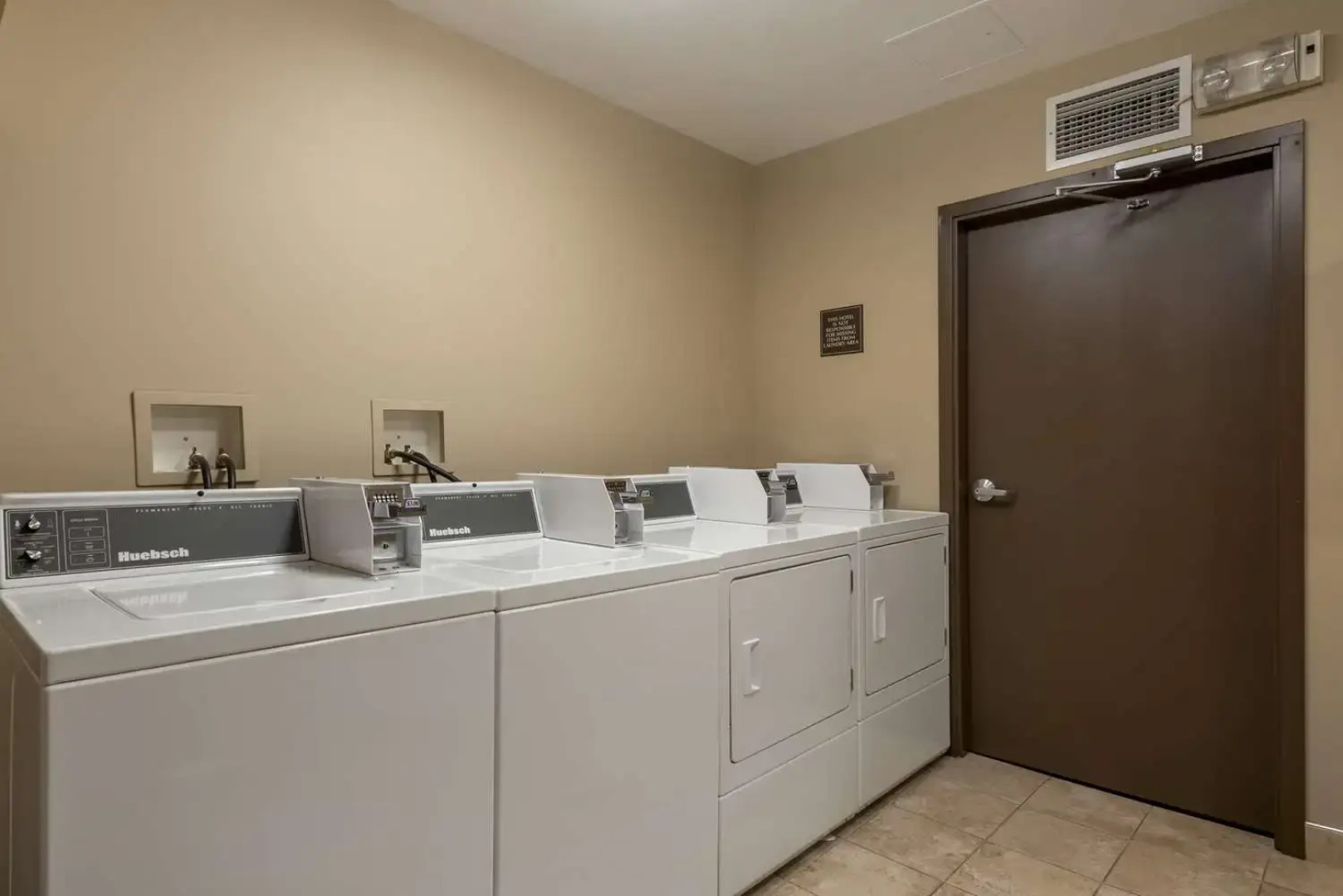 Best Western Plus Baker Street Inn