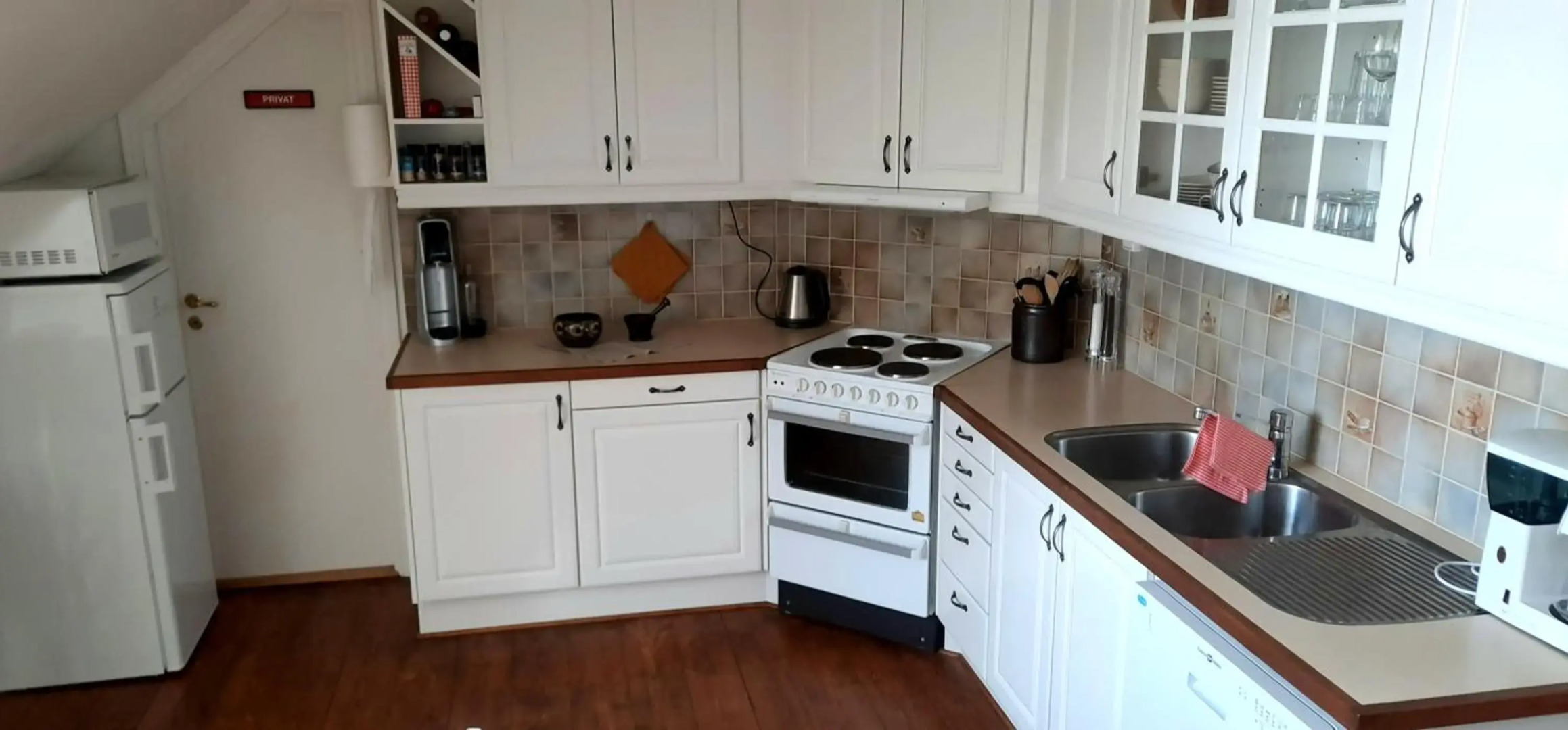 Gallared 710 - Bed And Kitchen