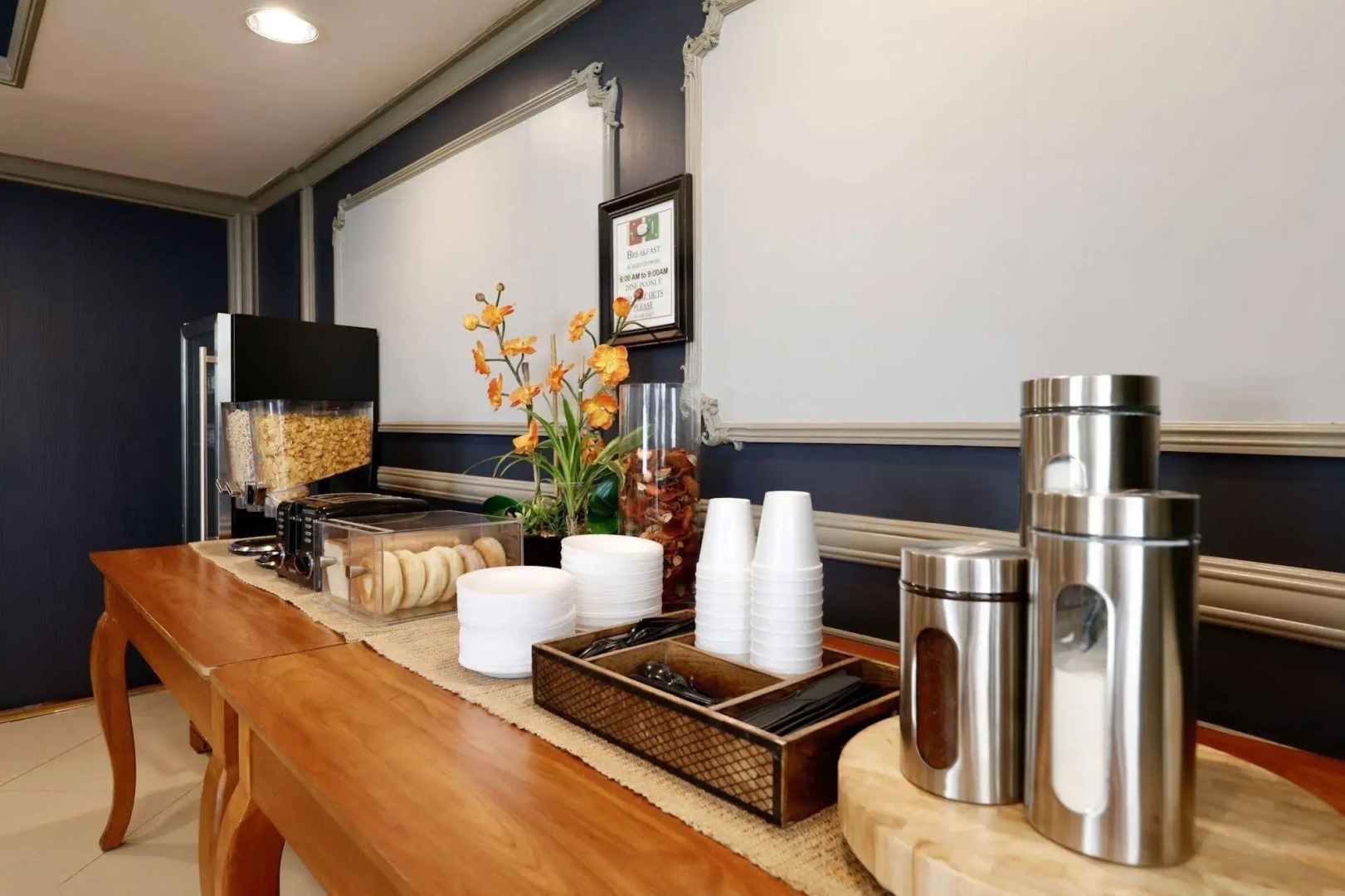 The Sojourn Los Angeles - Sherman Oaks