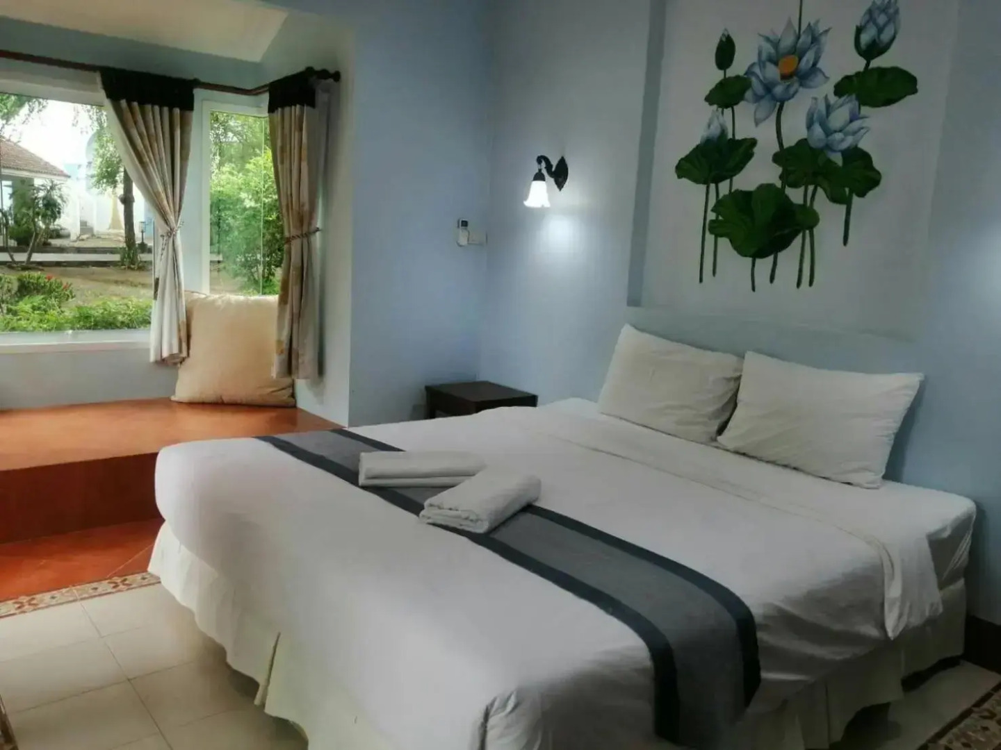 Baan Montra Beach Resort