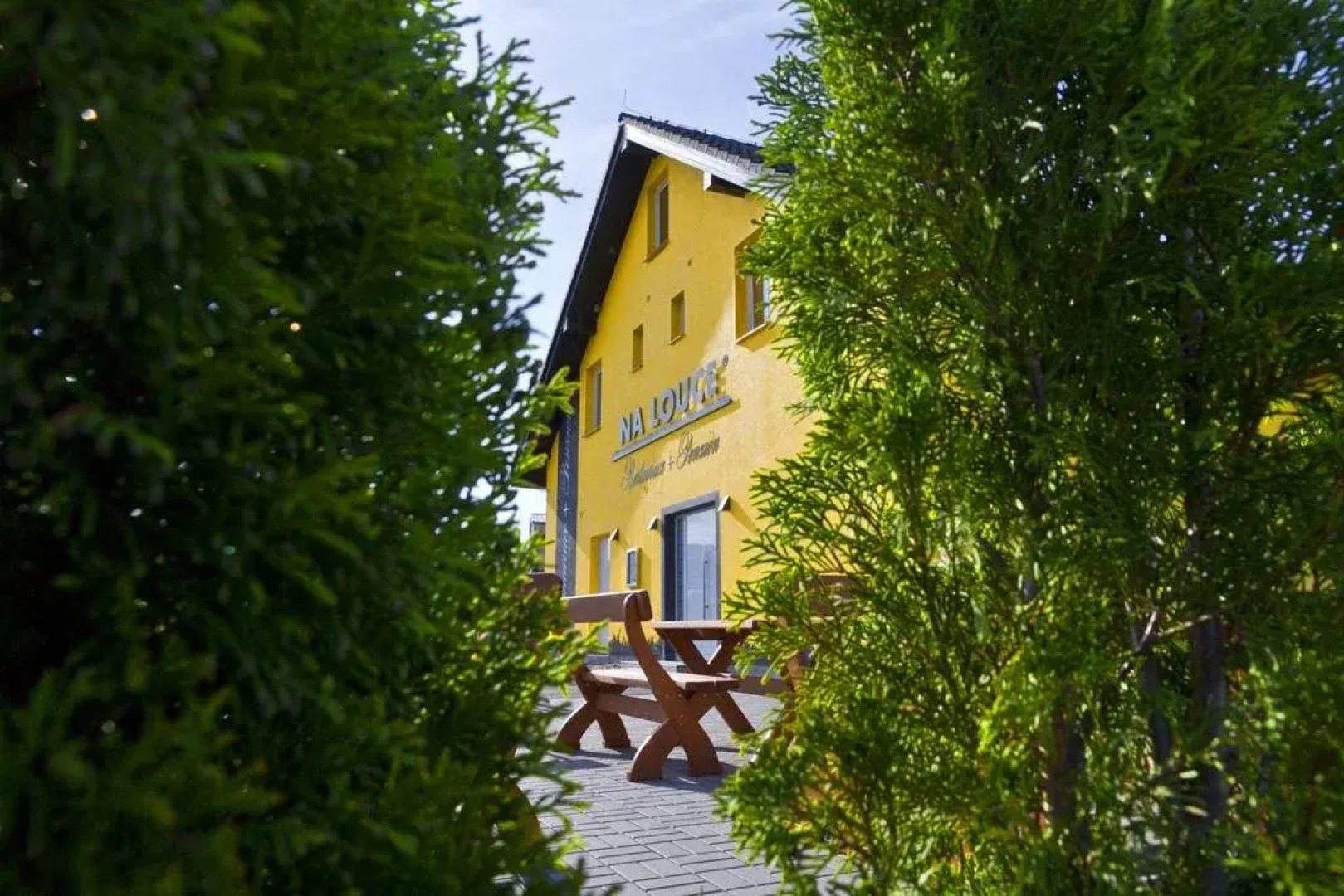 NA LOUCE Restaurace + Penzion