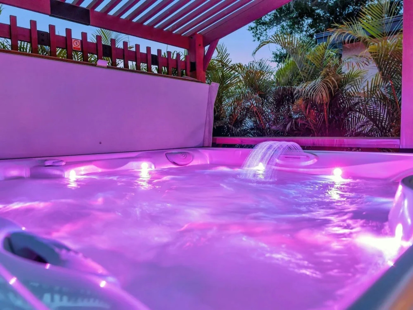 The Family Escape Hot Tub & BBQ near IRB