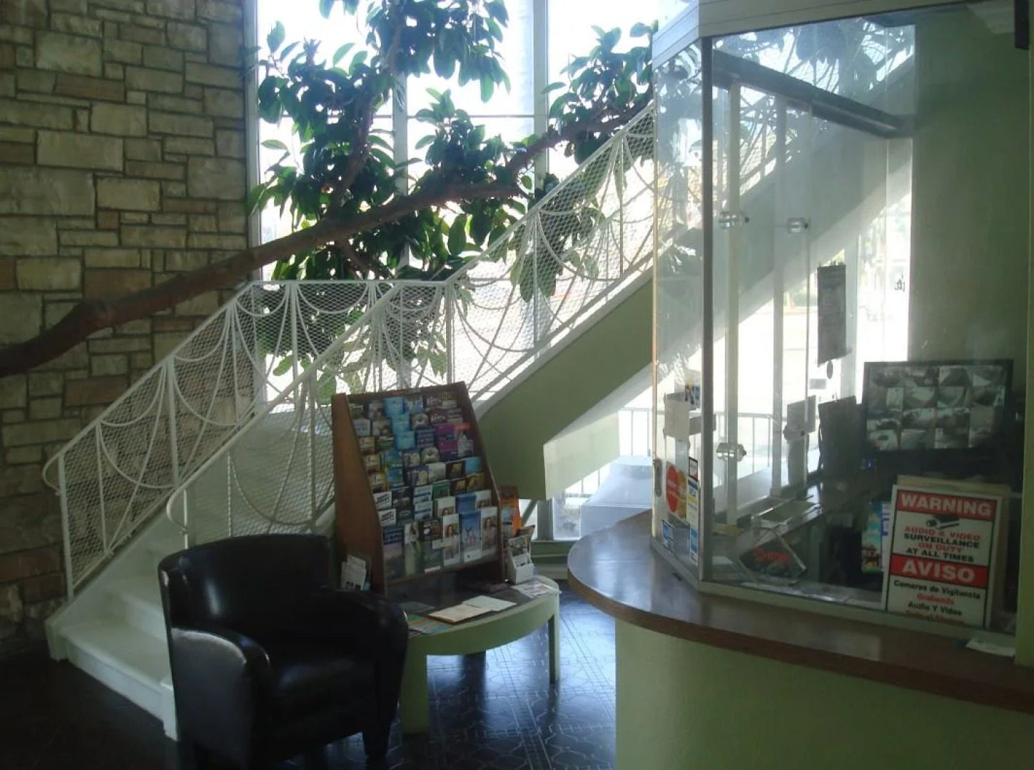 Bevonshire Lodge Motel