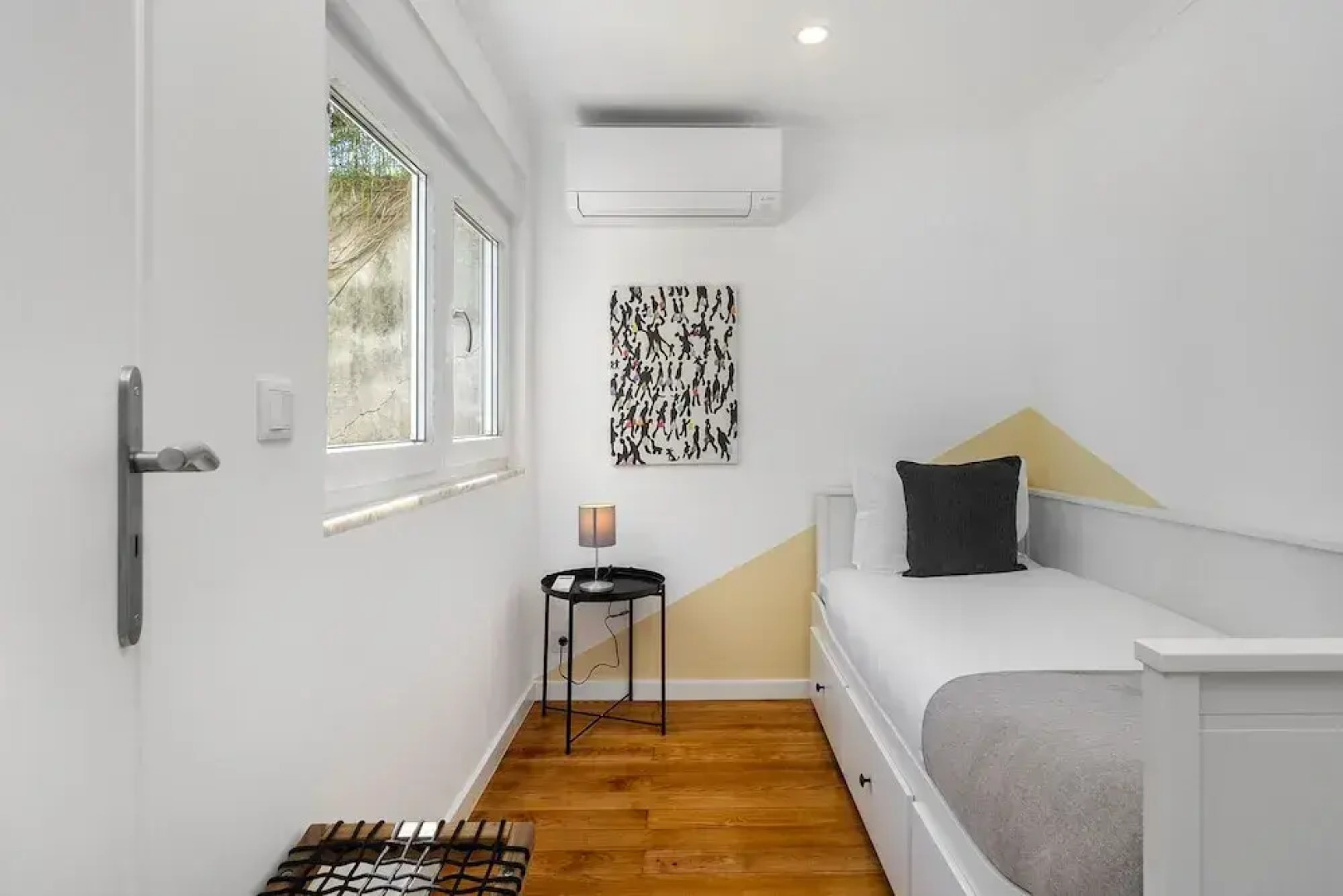 Peaceful Algés Family Home