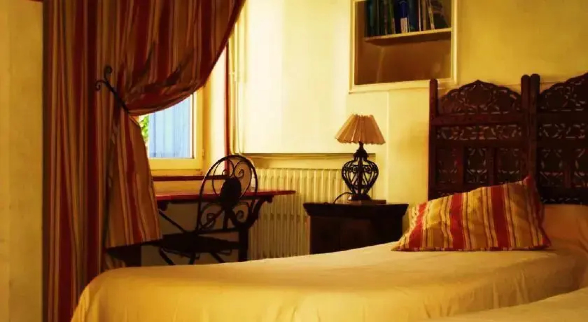 La Maison aux Volets Bleus