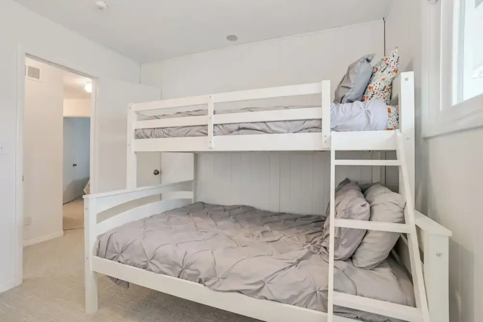 Close to 3 Ski Areas: Michigan Family Retreat!