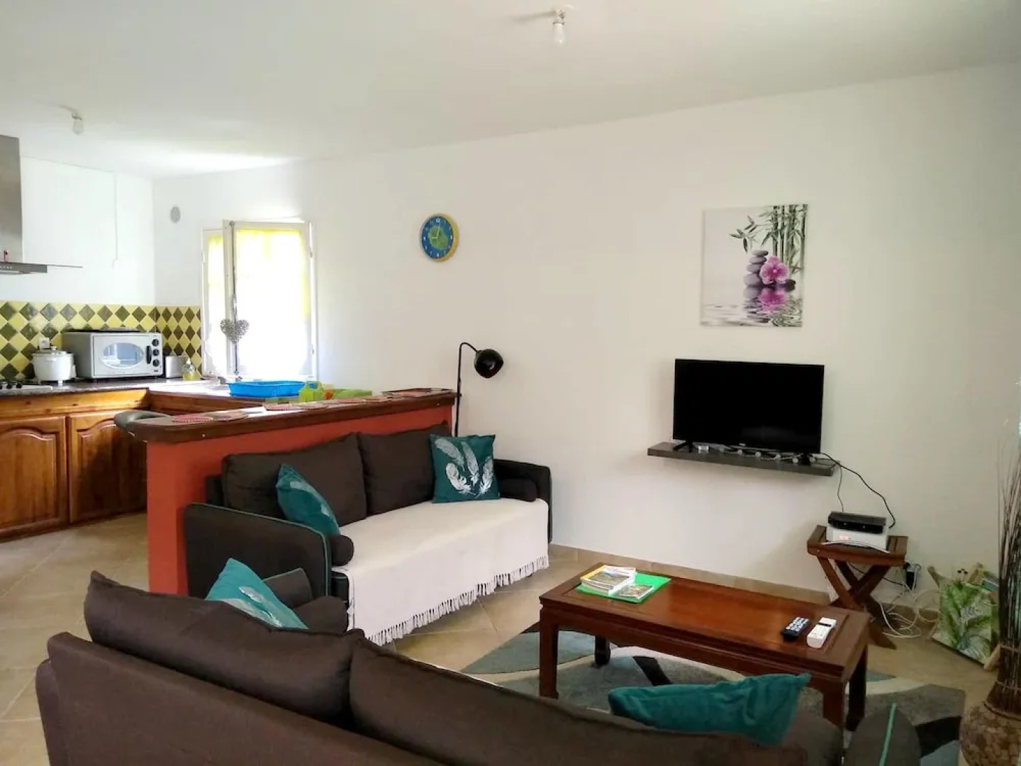 House with 2 Bedrooms in Hell-Bourg, with Wonderful Mountain View, Enclosed Garden And Wifi - 89 Km From the Beach