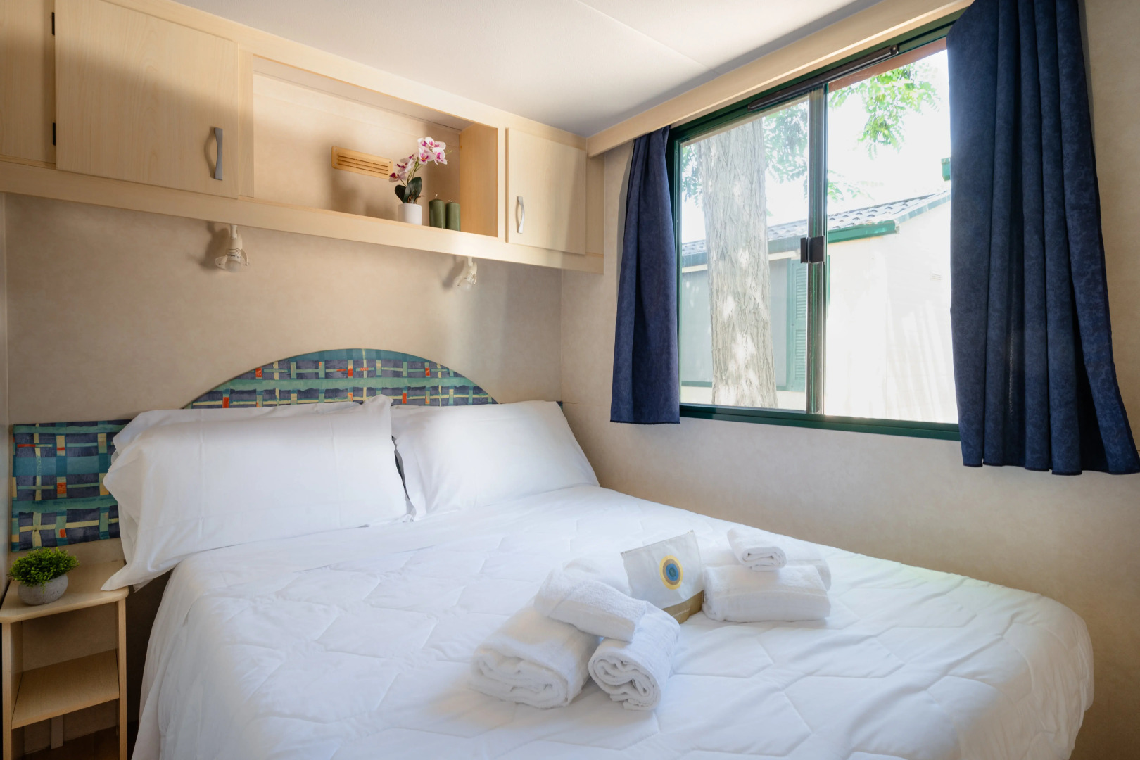 Club Del Sole Stork Family Collection