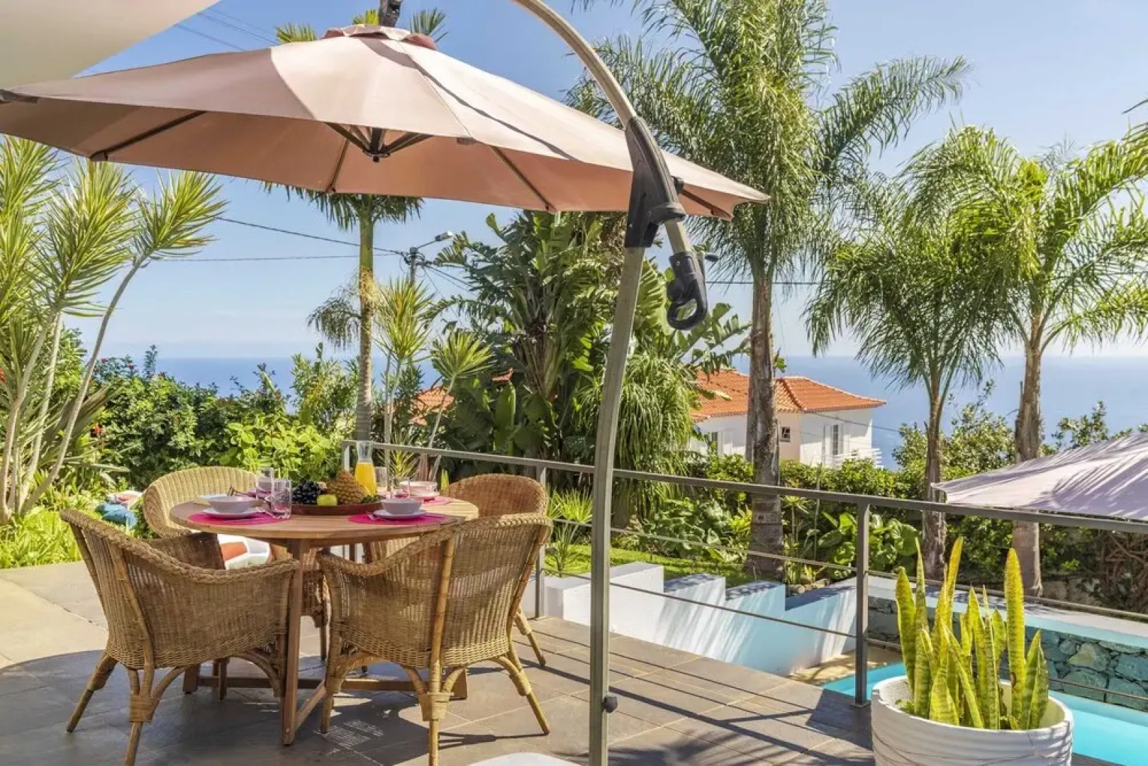 Pool, Garden and sea View - Villa Hibiscus