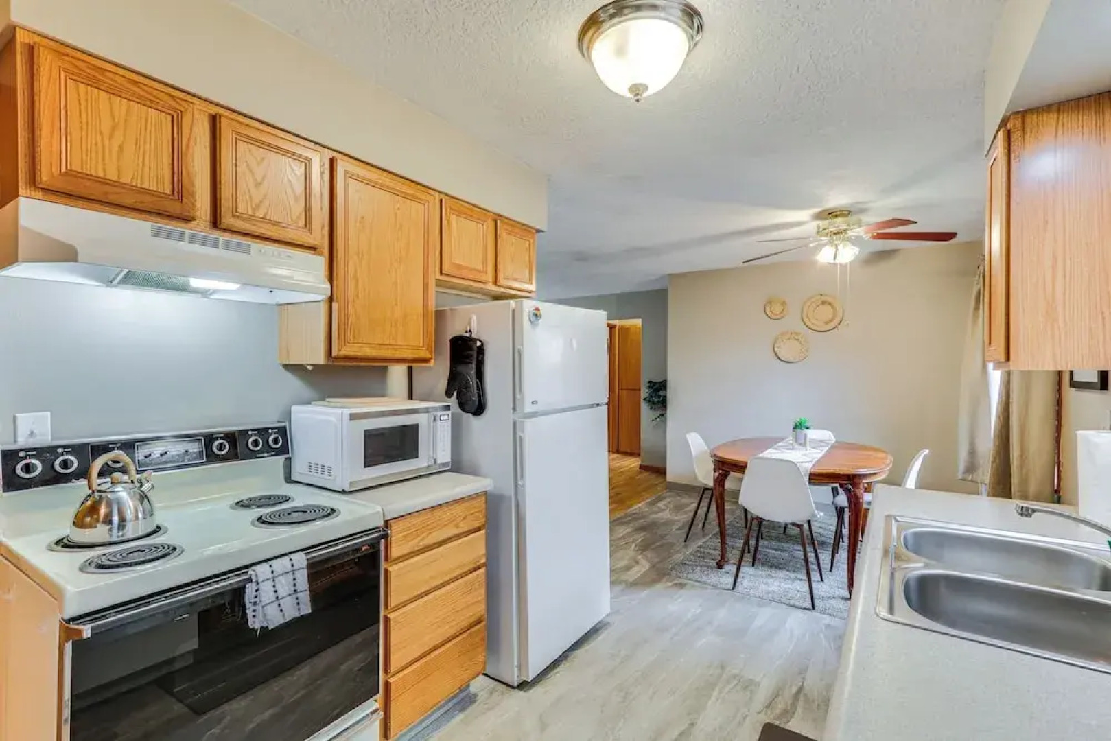 Pet-friendly Gem w/ Ping-pong Table in Oregon!