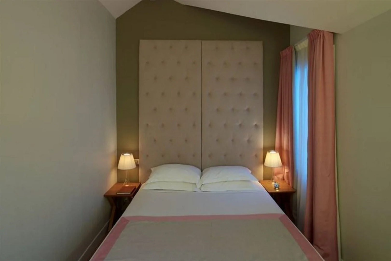 WHO - Windsor Hotel Opera