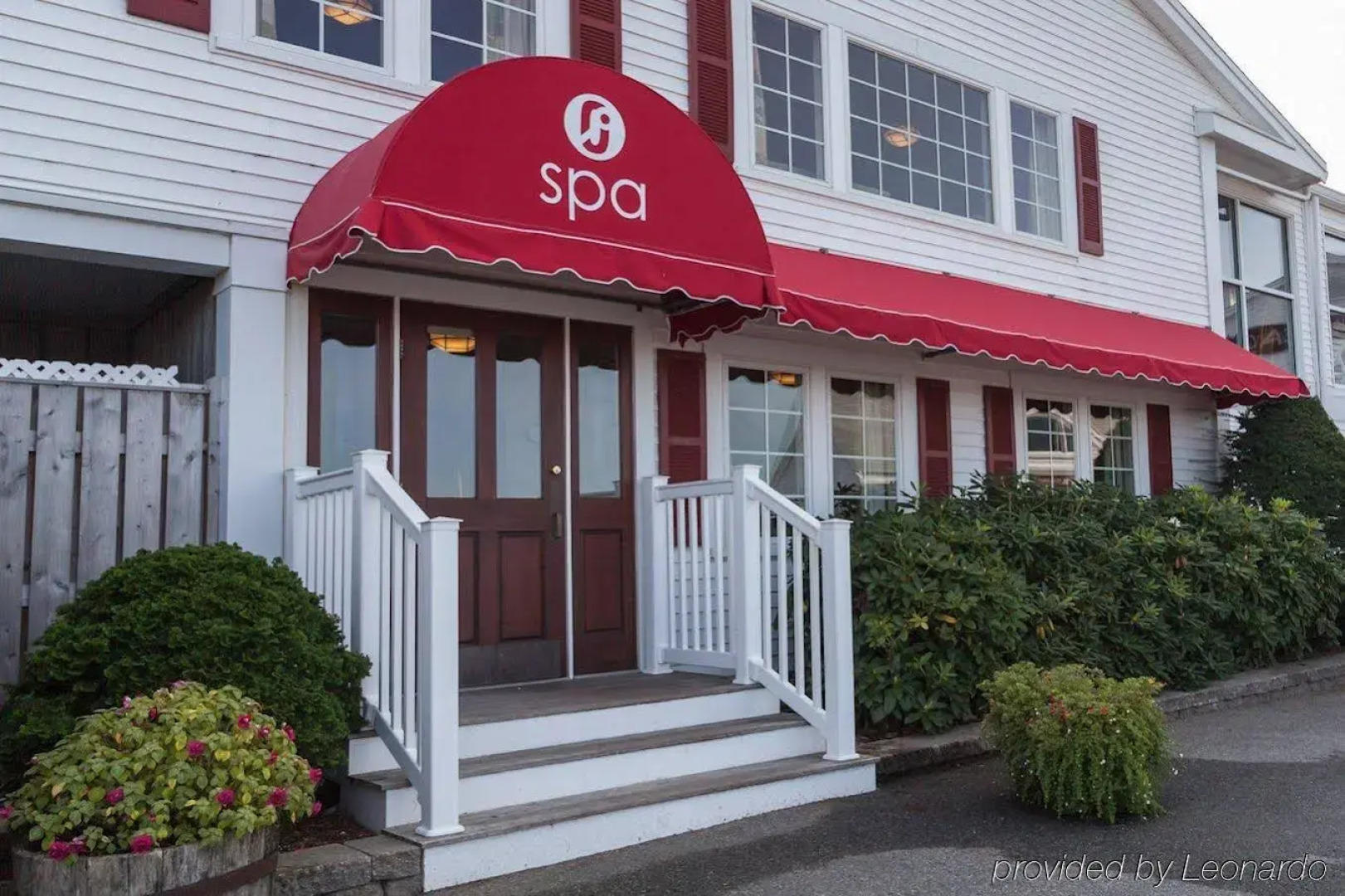 Red Jacket Beach Resort