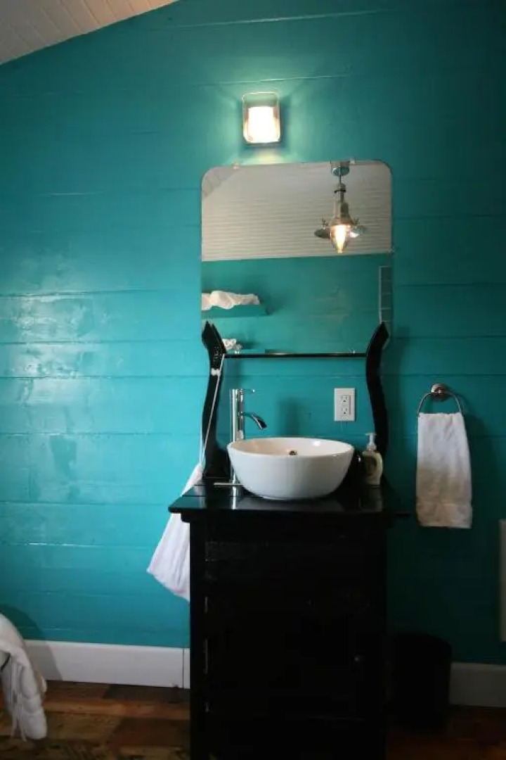 The Old Salt Box Co. - Aunt Donna's