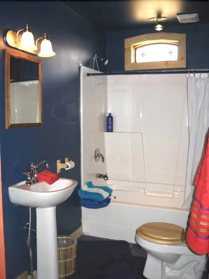 Ainsworth Apartments