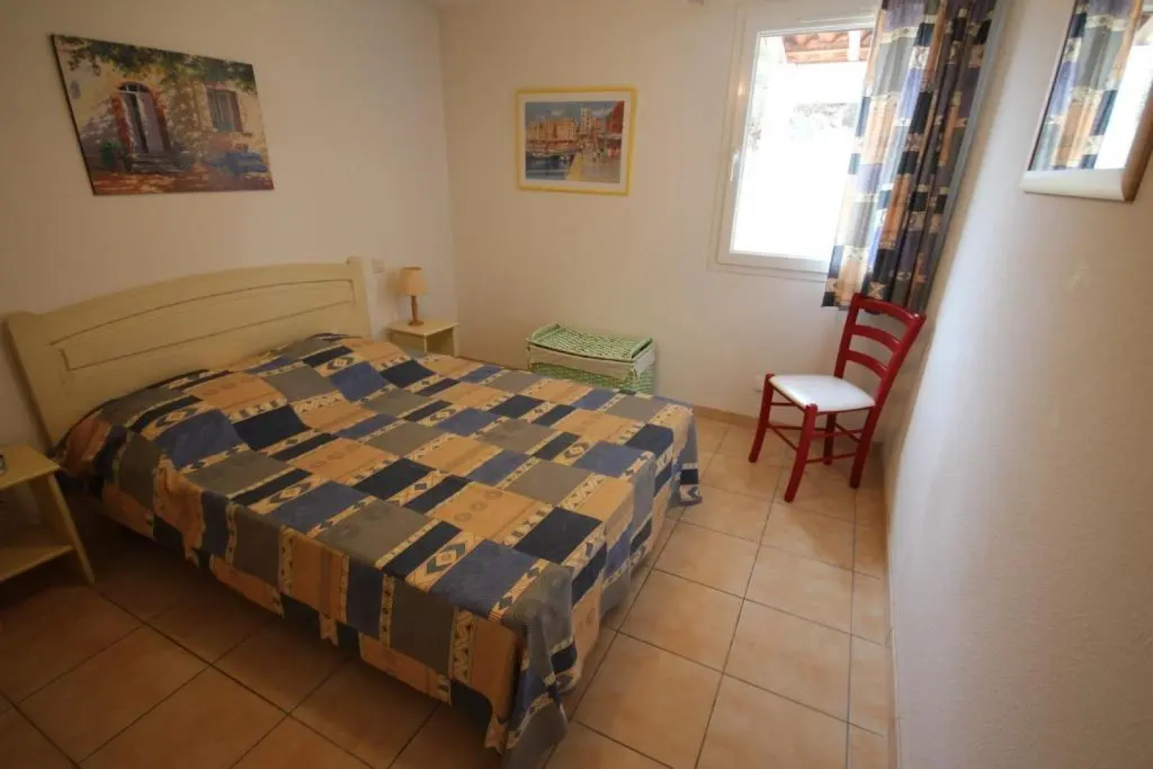 Belle villa 3 chambres 6 couchages grande terrasse sud parking privatif dans résidence sécurisée avec piscine commune 700 m de la mer LRCS174