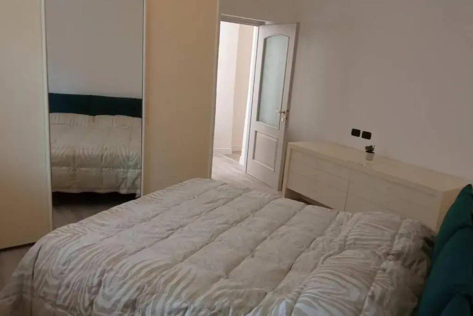 Entire flat, independent entrance, 20 mins to BGY - Bergamo Milan airport