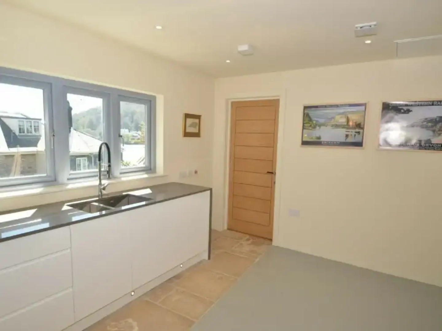 Luxury Holiday Home Just Outside Kingswear, With Beautiful View Over the Water