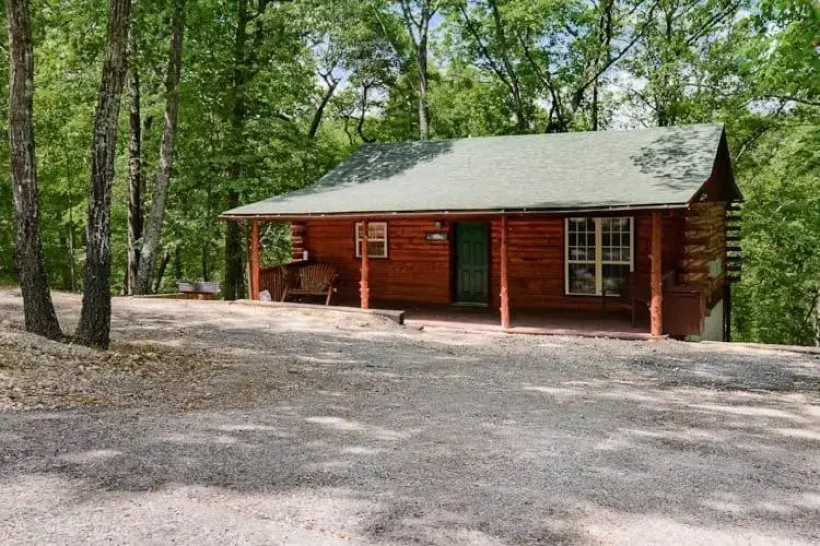 Secluded Cabin in the Woods! 2 story