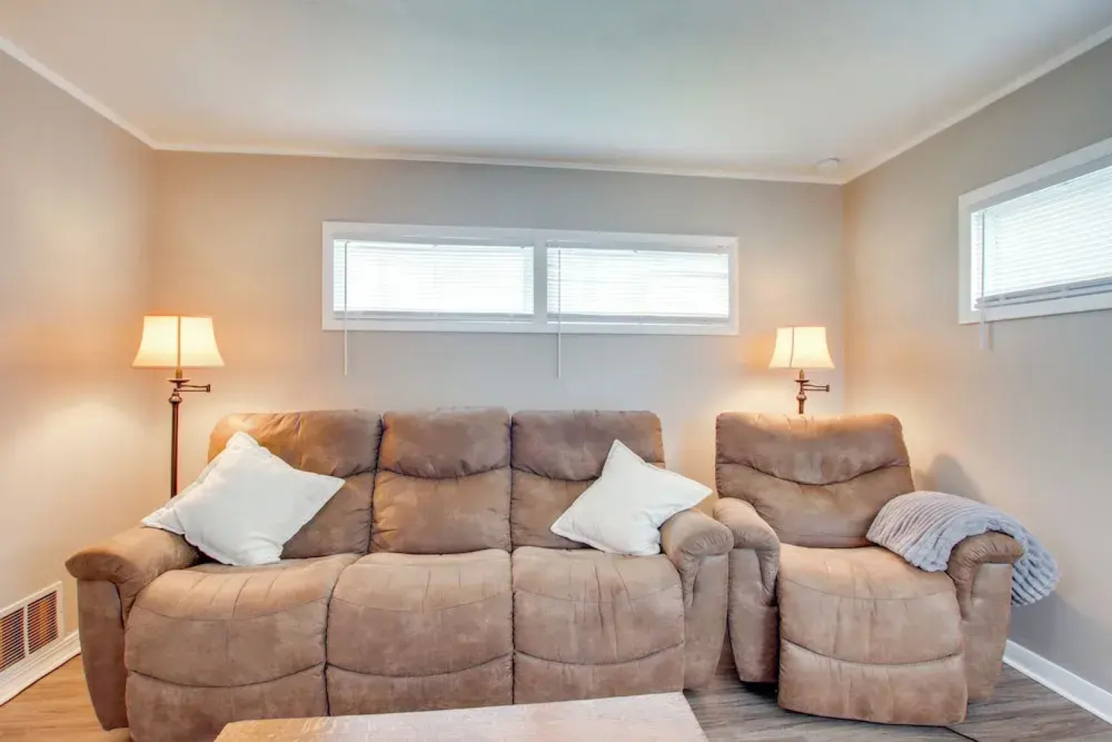 Home Near Kinnick, UI Health & Amish Country