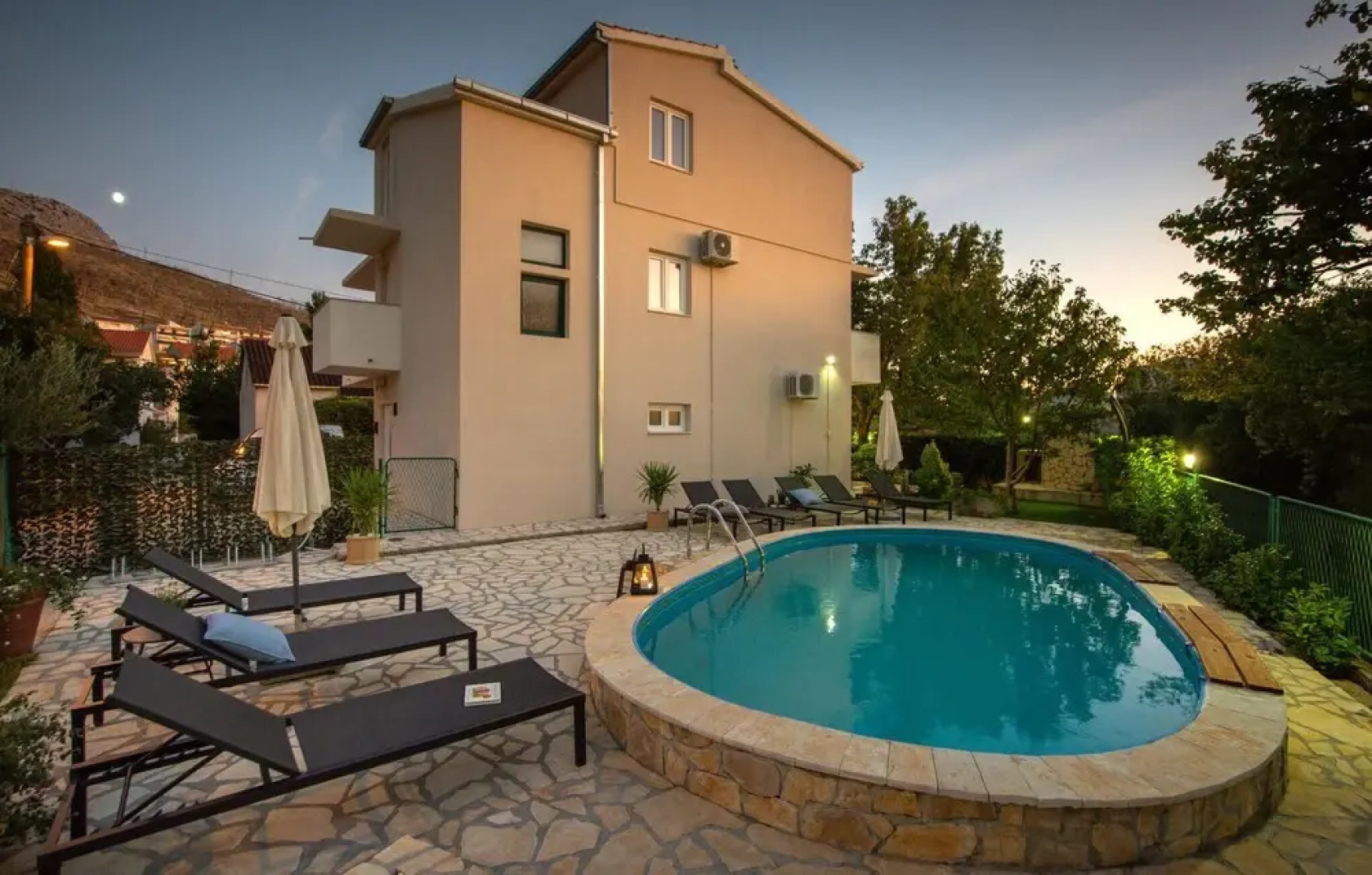 Beautiful Home in Zrnovnica With Wifi and 3 Bedrooms