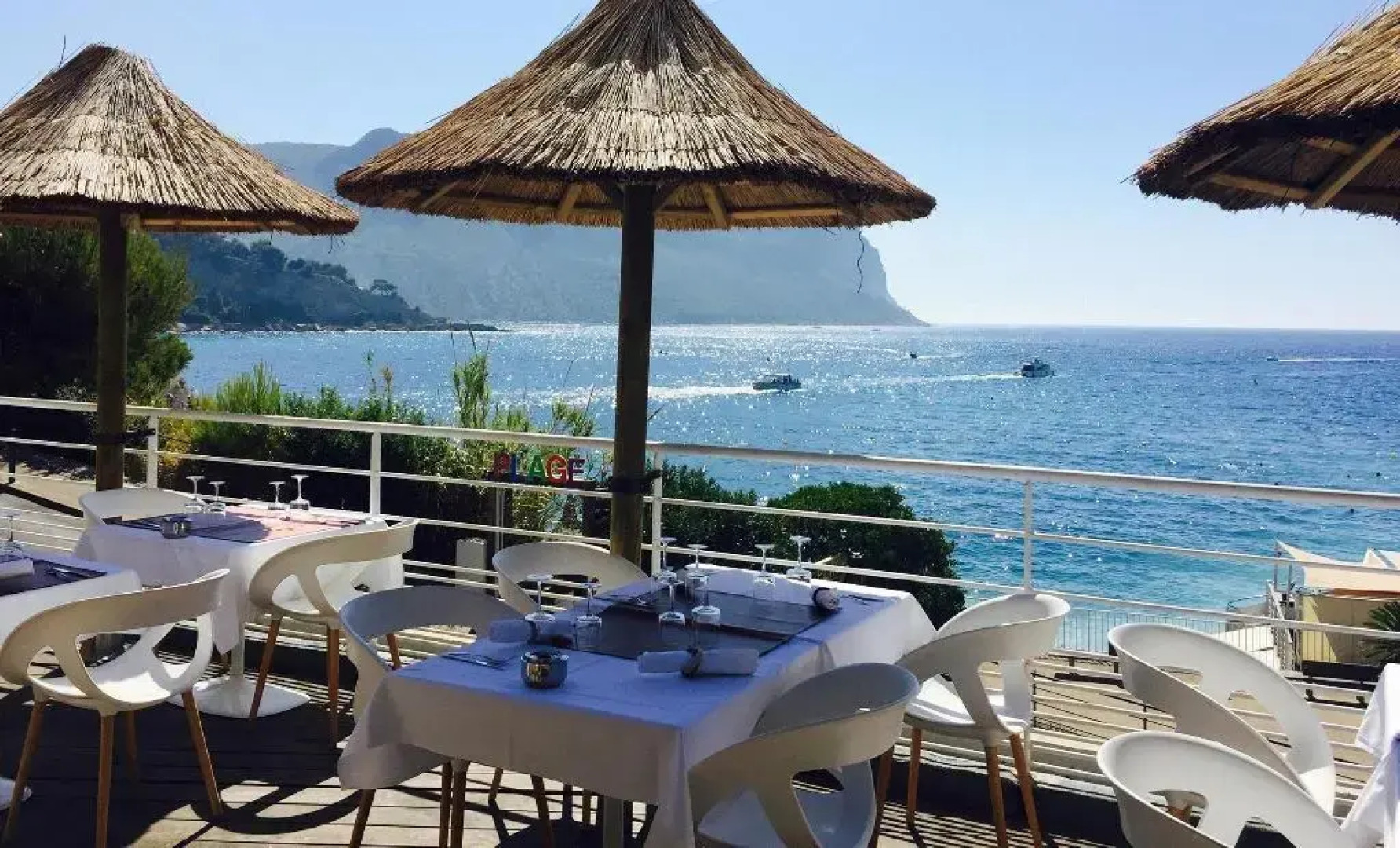 Hôtel de la Plage Mahogany