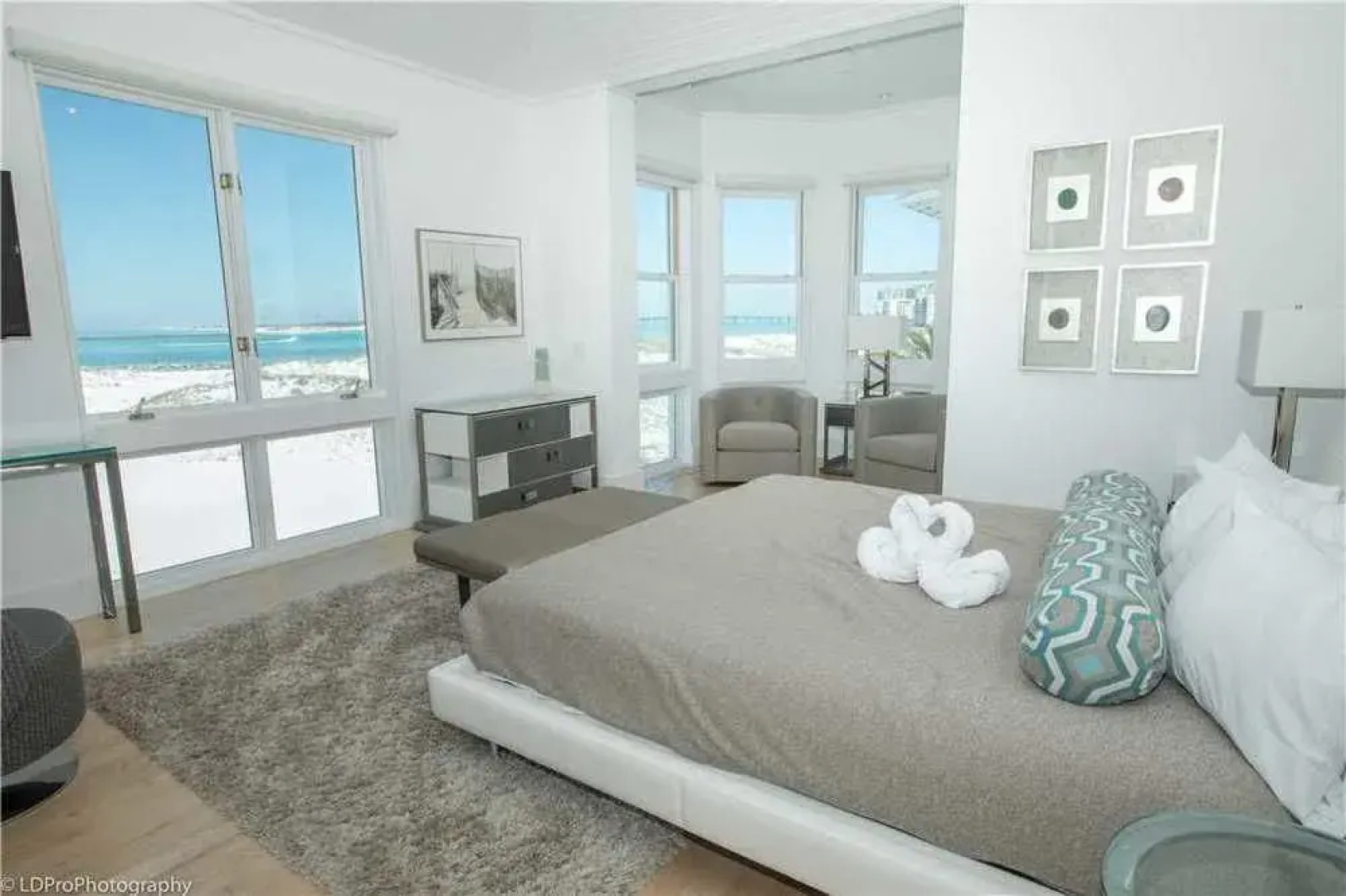 Seabreeze 5 Bedroom Home by RedAwning