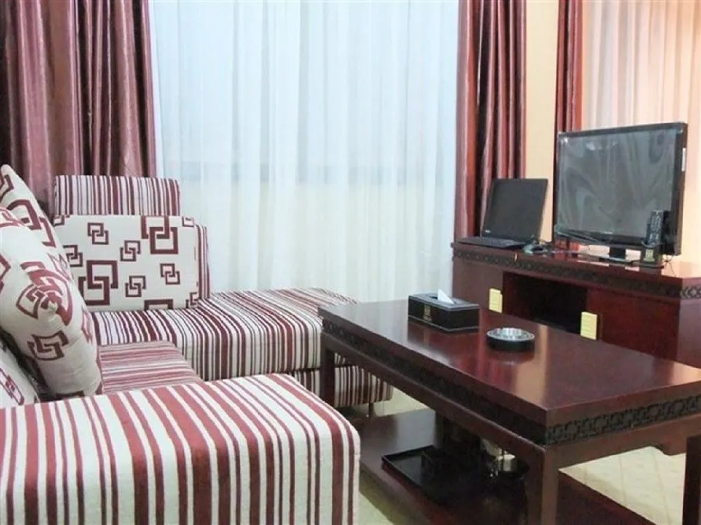 Xiyue International Hotel - Huashan