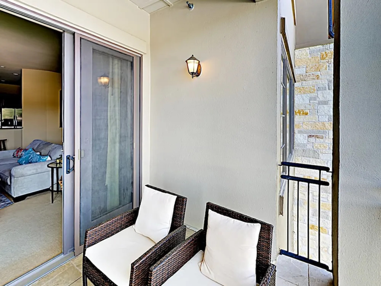 416 Lakeway - 3 Bedroom Condo