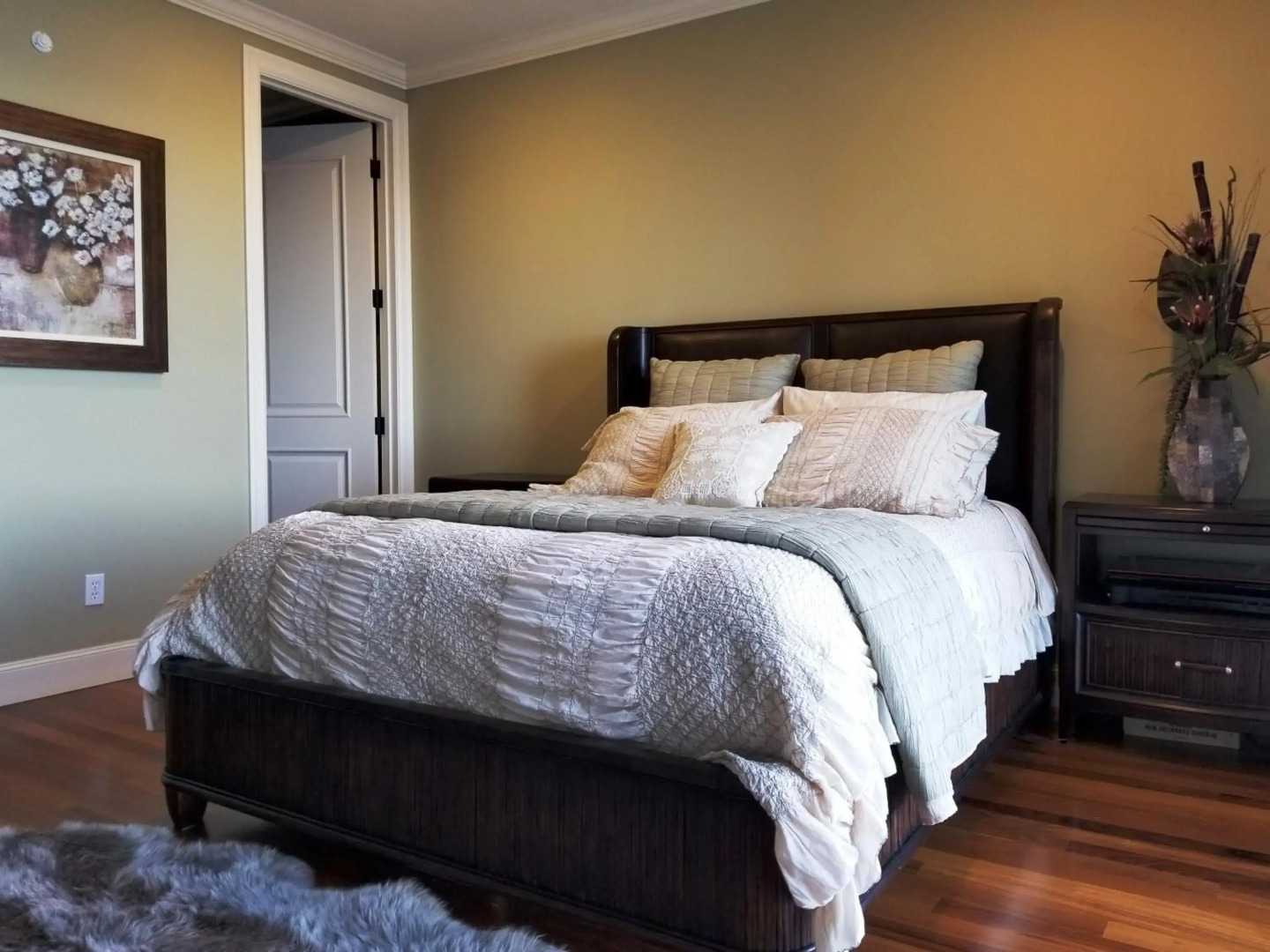 Redondo waterfront house with a private room