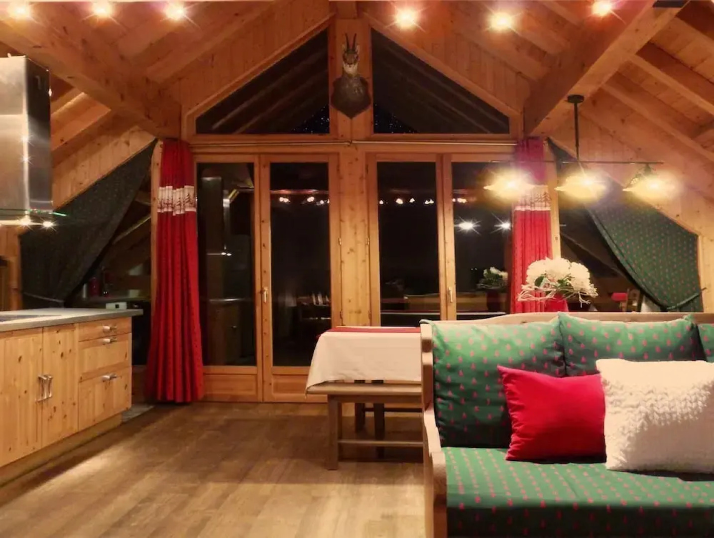 Fermes DU Planet N°3 : Chalet 12 Personnes / Chalet 12 People