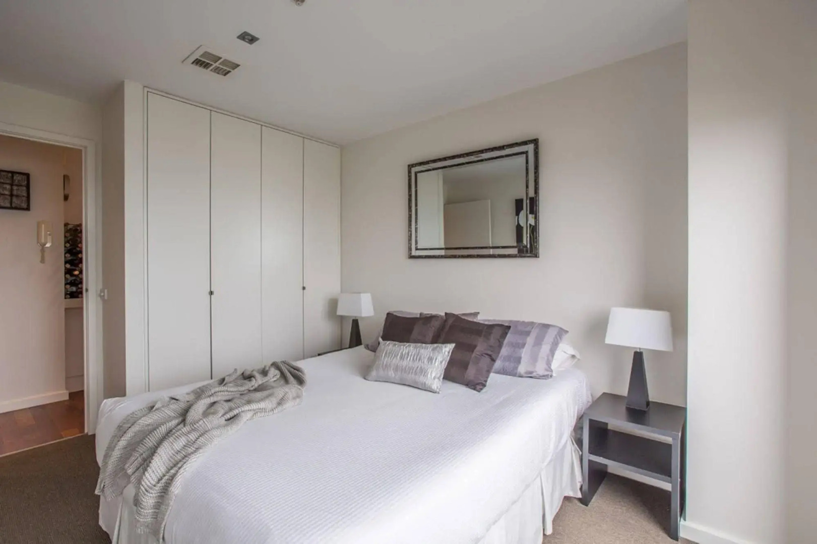 Port Melbourne Panorama - StayCentral