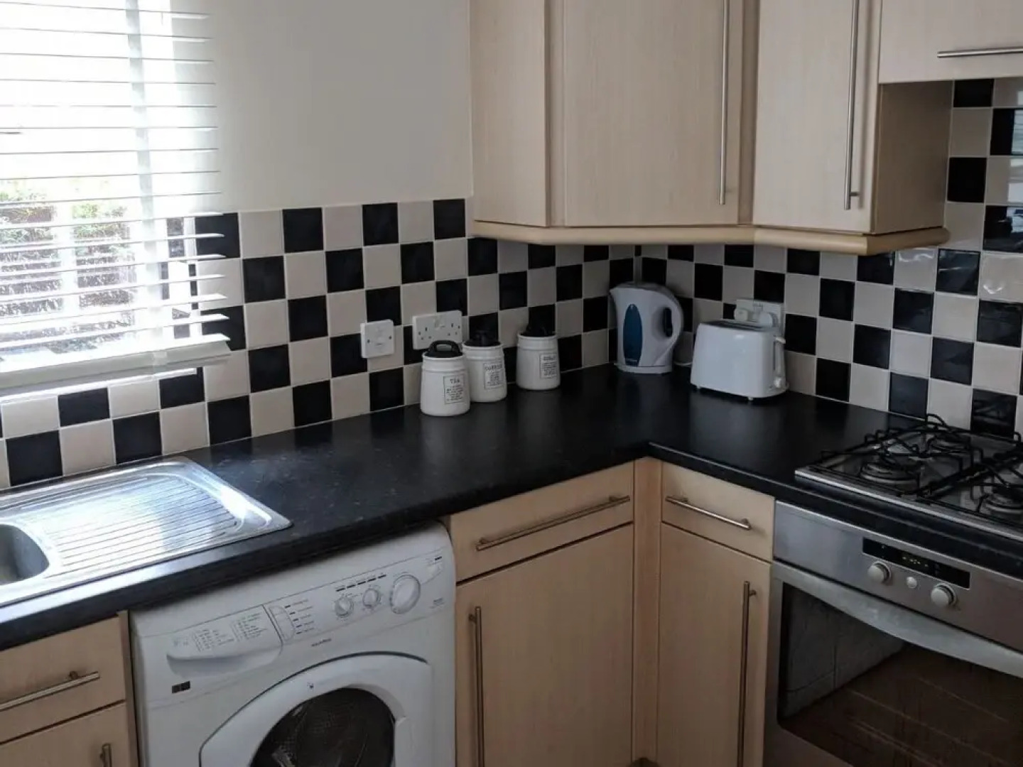 Alexander Apartments Royal Court