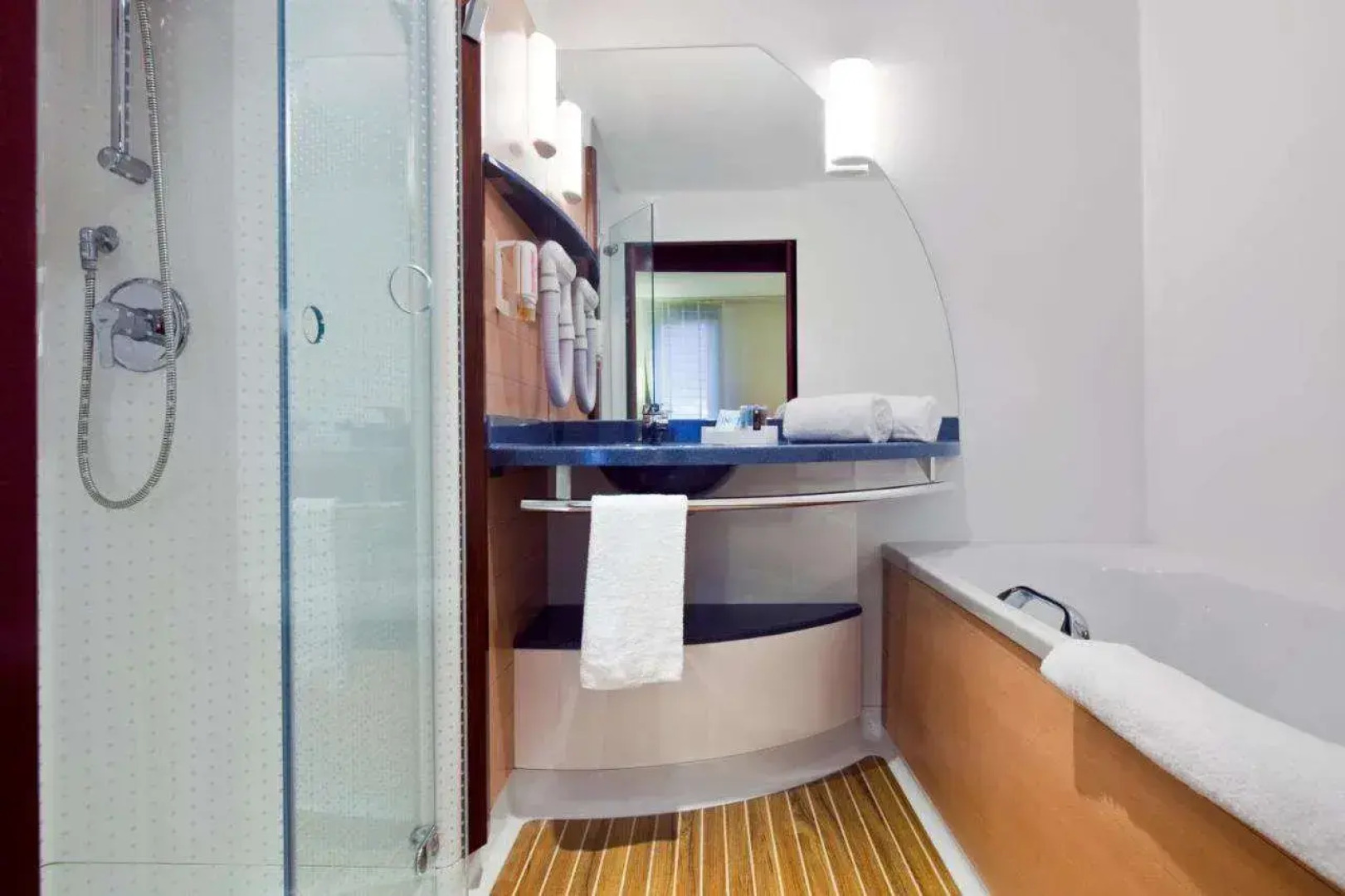 Novotel Suites Gare Lille Europe