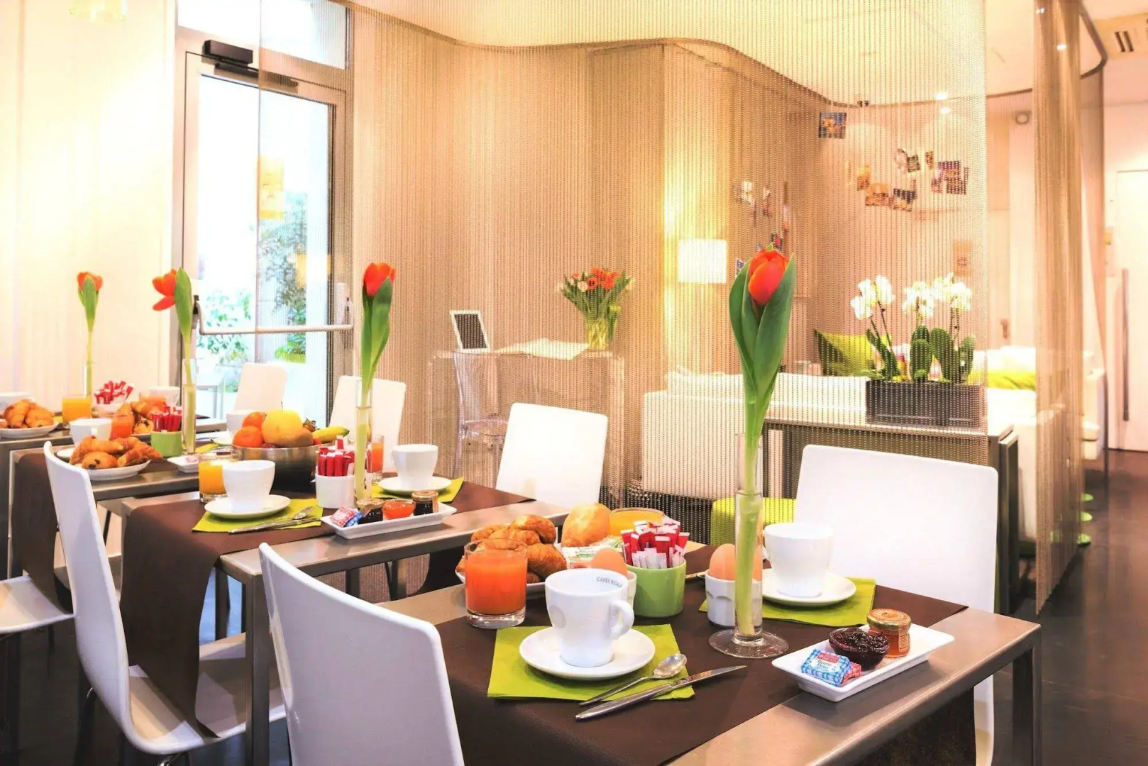 Hotel Glasgow Monceau Paris by Patrick Hayat