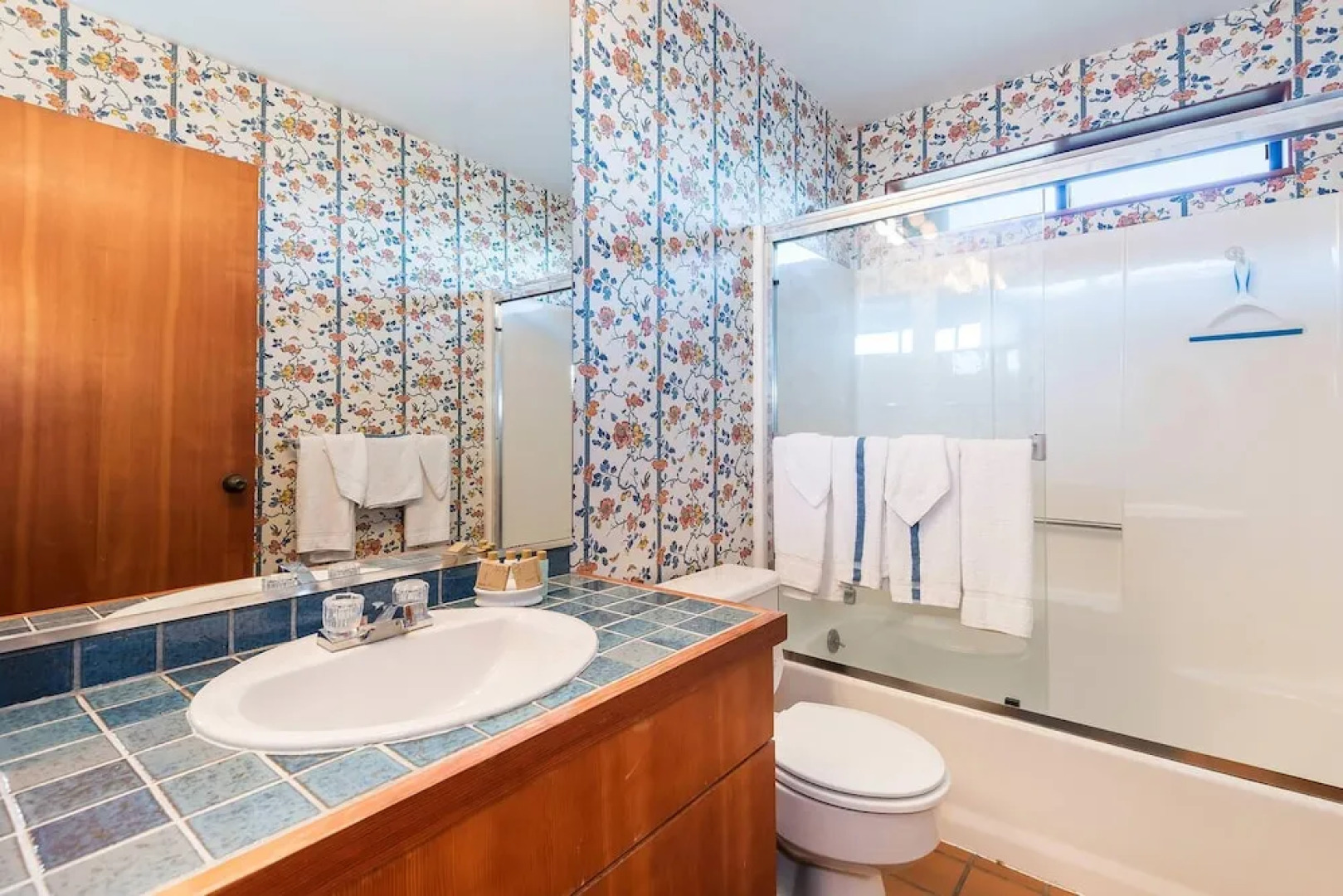 Viglione Fireplace, Hot Tub, & Ocean Views