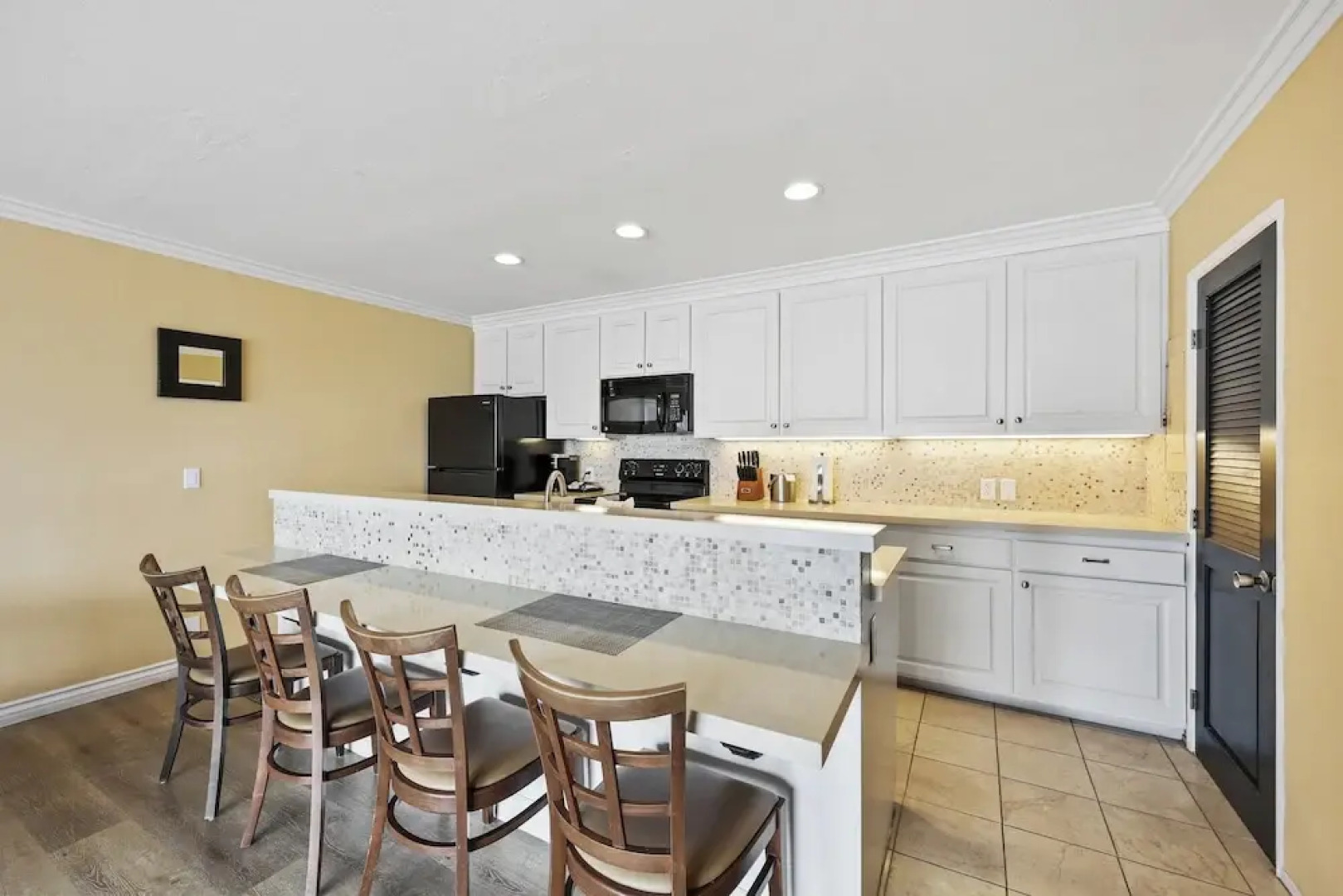 Catalina Courtyard Suites