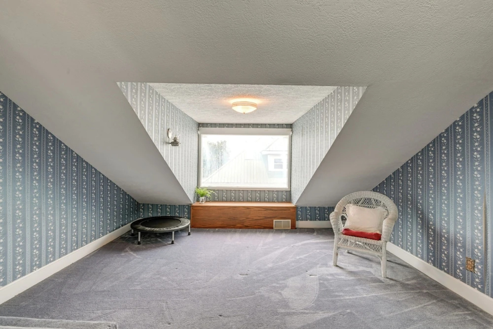 Walk to Lawrenceburg Square: Home for Large Groups