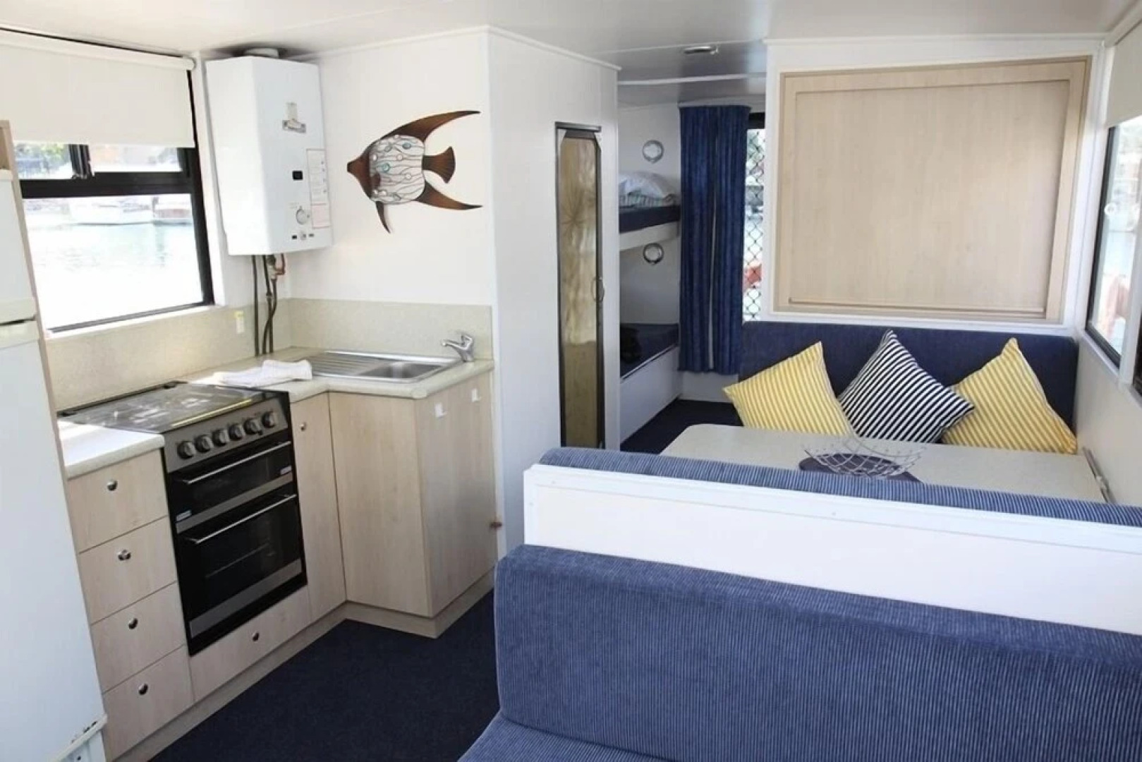 Boyds Bay Houseboat Holidays